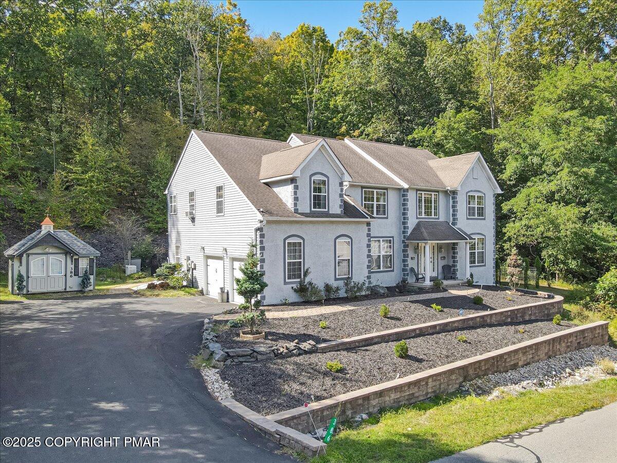 East Stroudsburg, Pennsylvania, 18302, United States, 5 Bedrooms Bedrooms, ,4 BathroomsBathrooms,Residential,For Sale,1980579