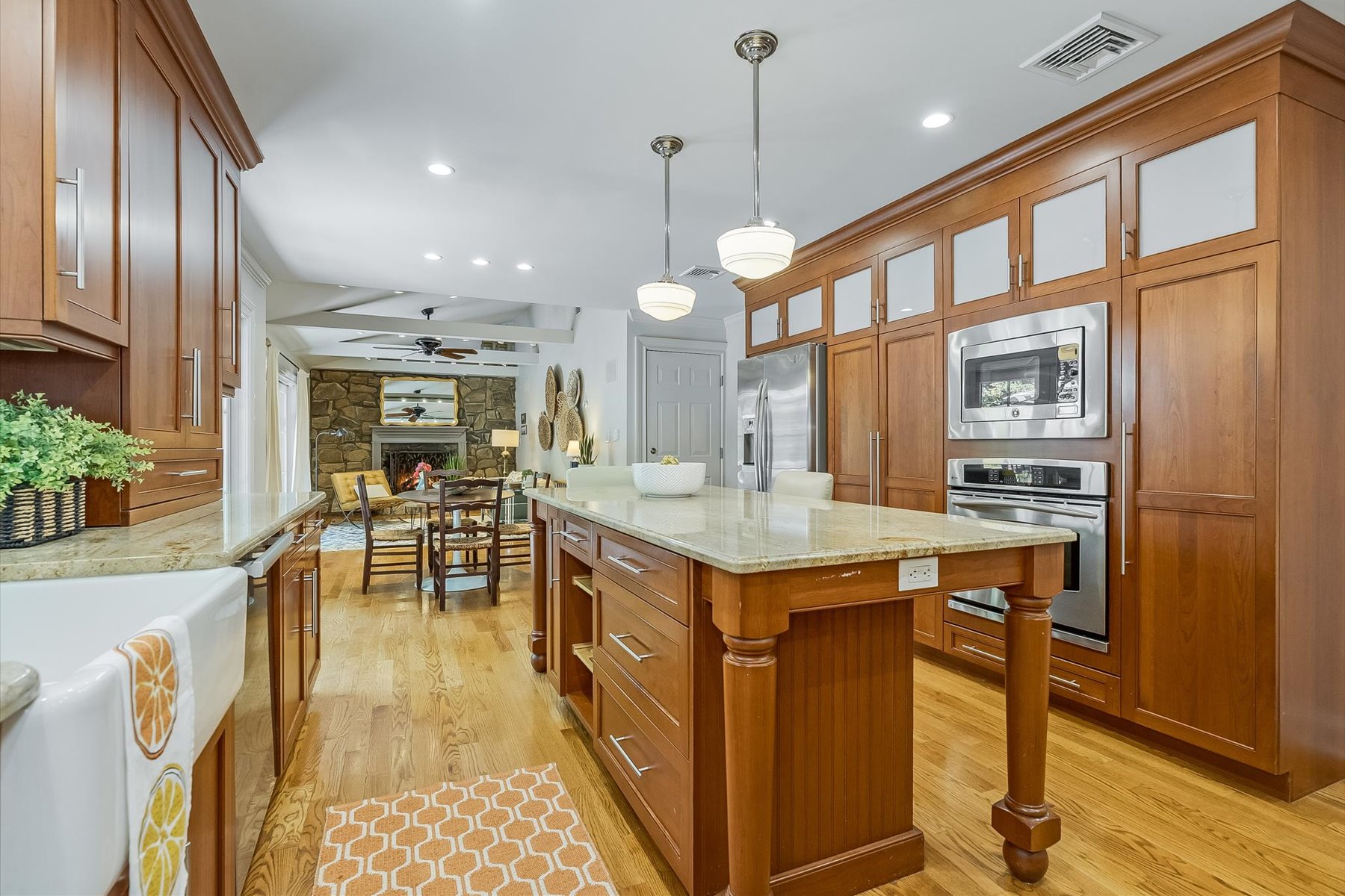  Ranch Home Combines Level Acreage Privacy and Easy Single Level Living - 物件實景