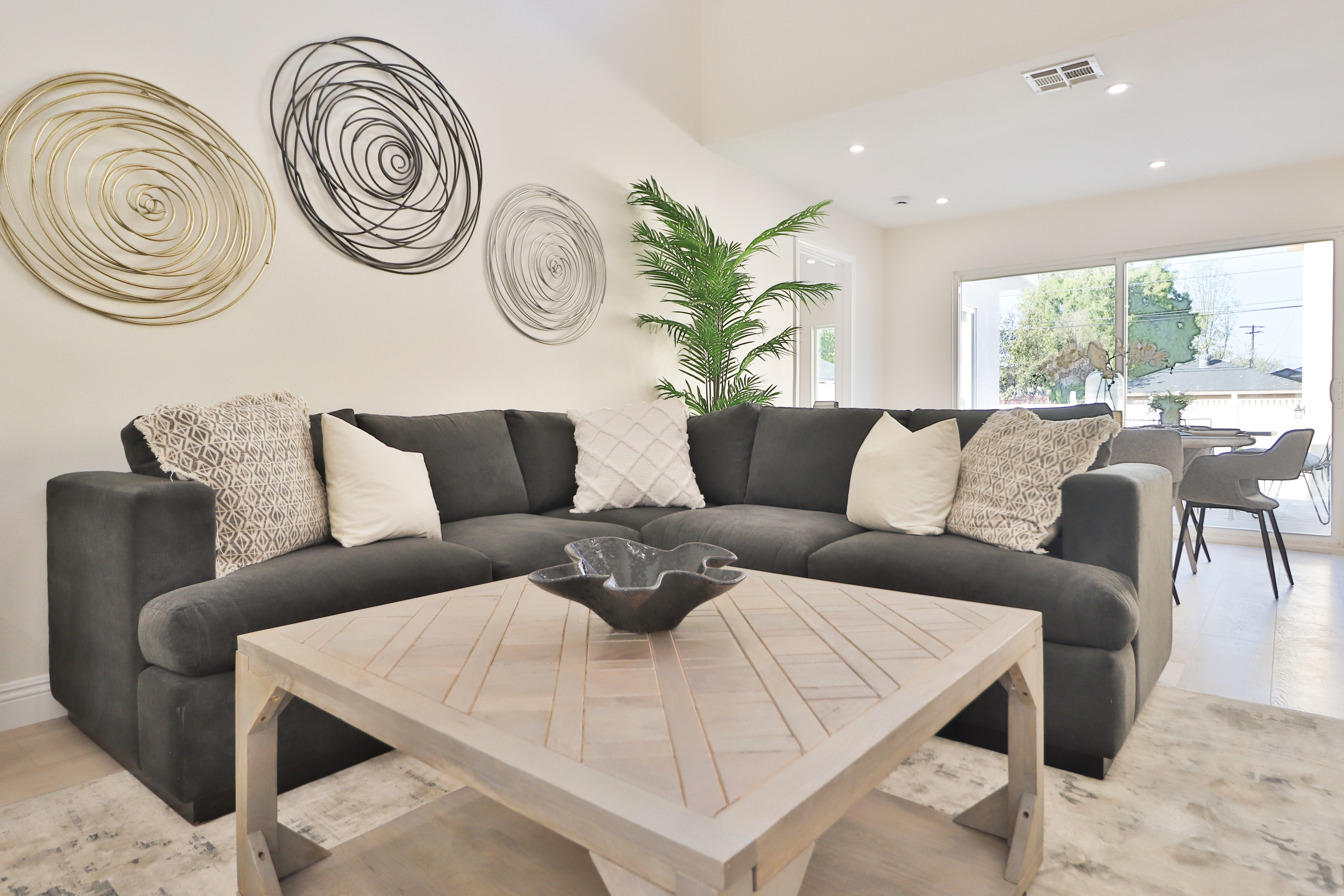 Woodland Hills, California, 91303, United States, 6 Bedrooms Bedrooms, ,7 BathroomsBathrooms,Residential,For Sale,1838273