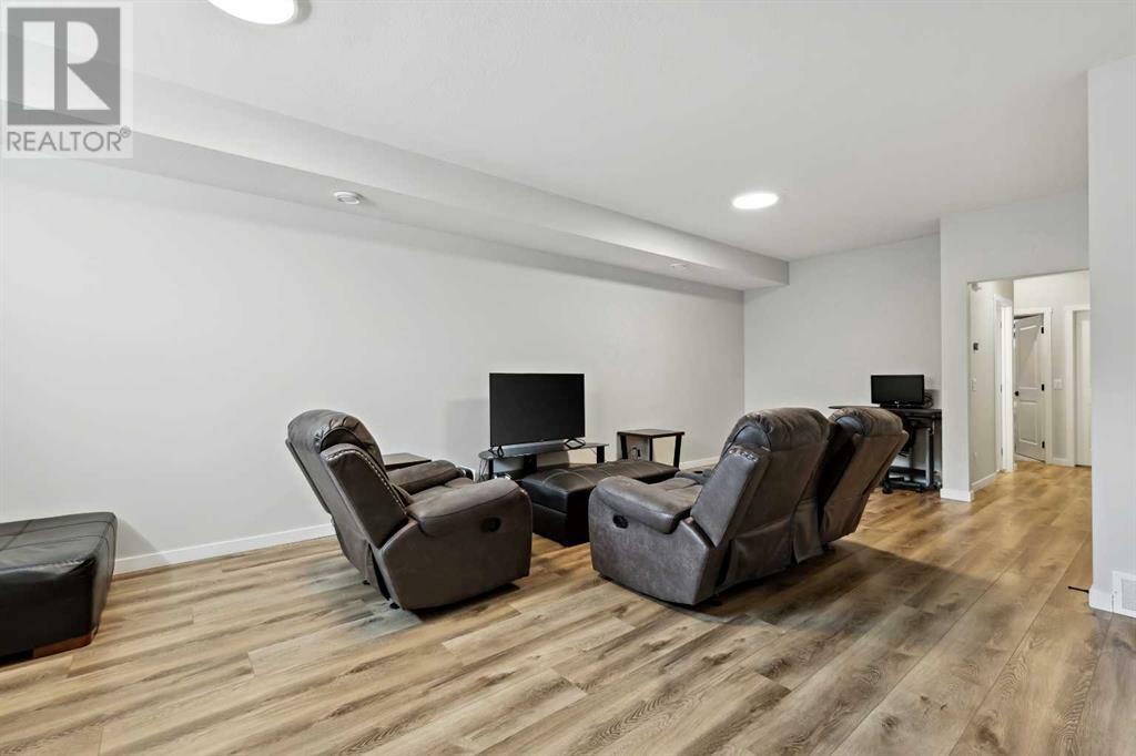CALGARY, Alberta, T3M 2Z6, CA, 3 Bedrooms Bedrooms, ,2 BathroomsBathrooms,Residential,For Sale,1867473