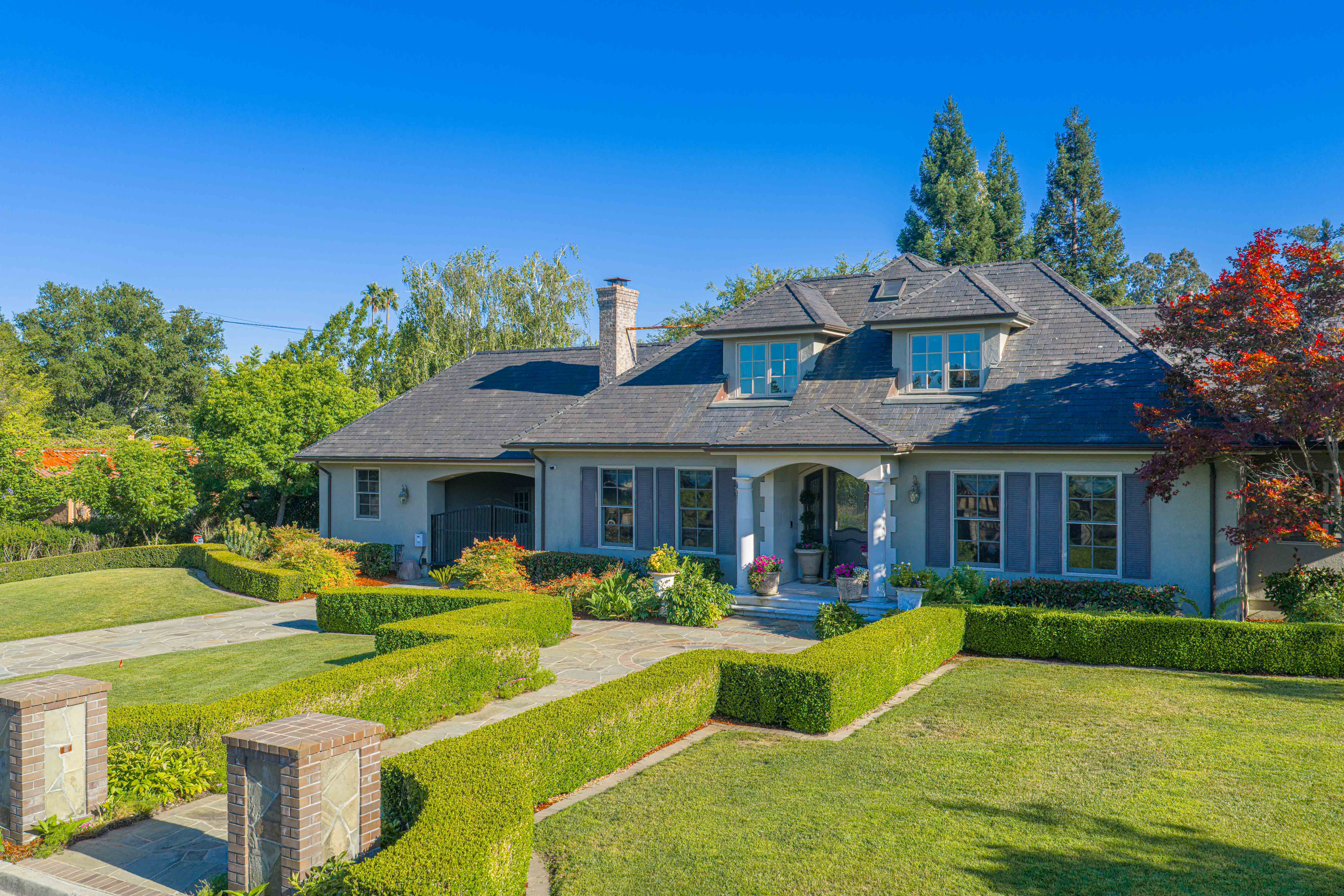  Stunning Saratoga Estate on Expansive Private Grounds - 物件實景