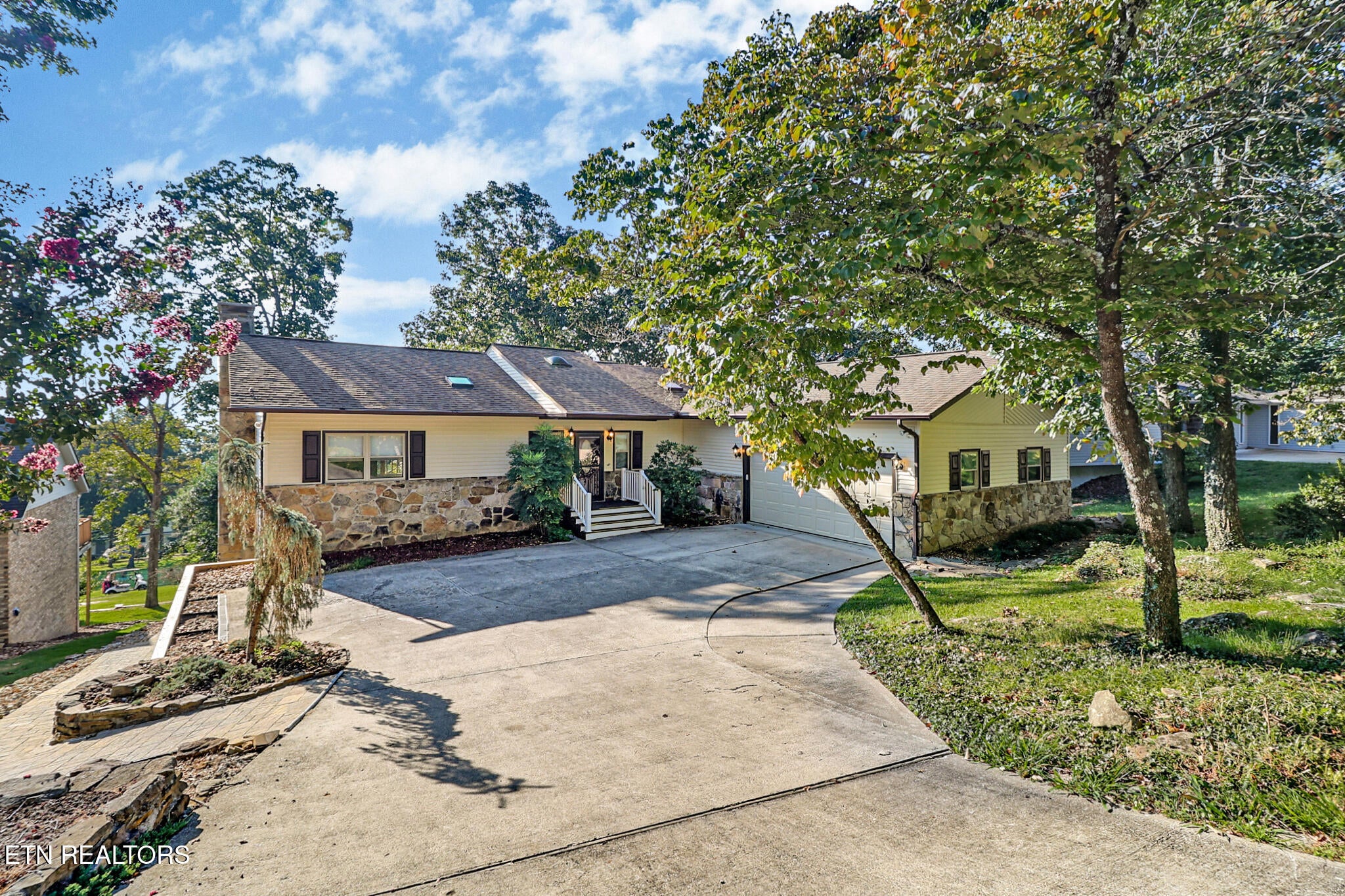 Brokenwood Ln, Crossville, TN 38558