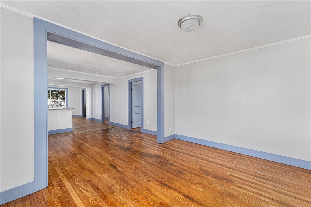 Warwick, Rhode Island, 02889, United States, 4 Bedrooms Bedrooms, ,2 BathroomsBathrooms,Residential,For Sale,1988287