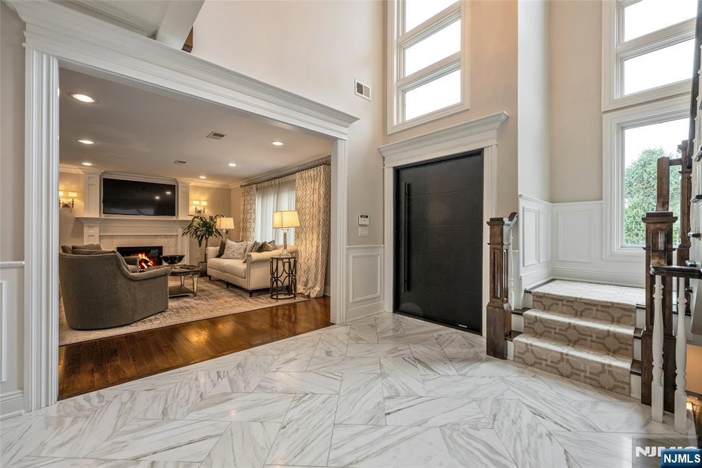 Cliffside Park, New Jersey, 07010, United States, 4 Bedrooms Bedrooms, ,5 BathroomsBathrooms,Residential,For Sale,1998497