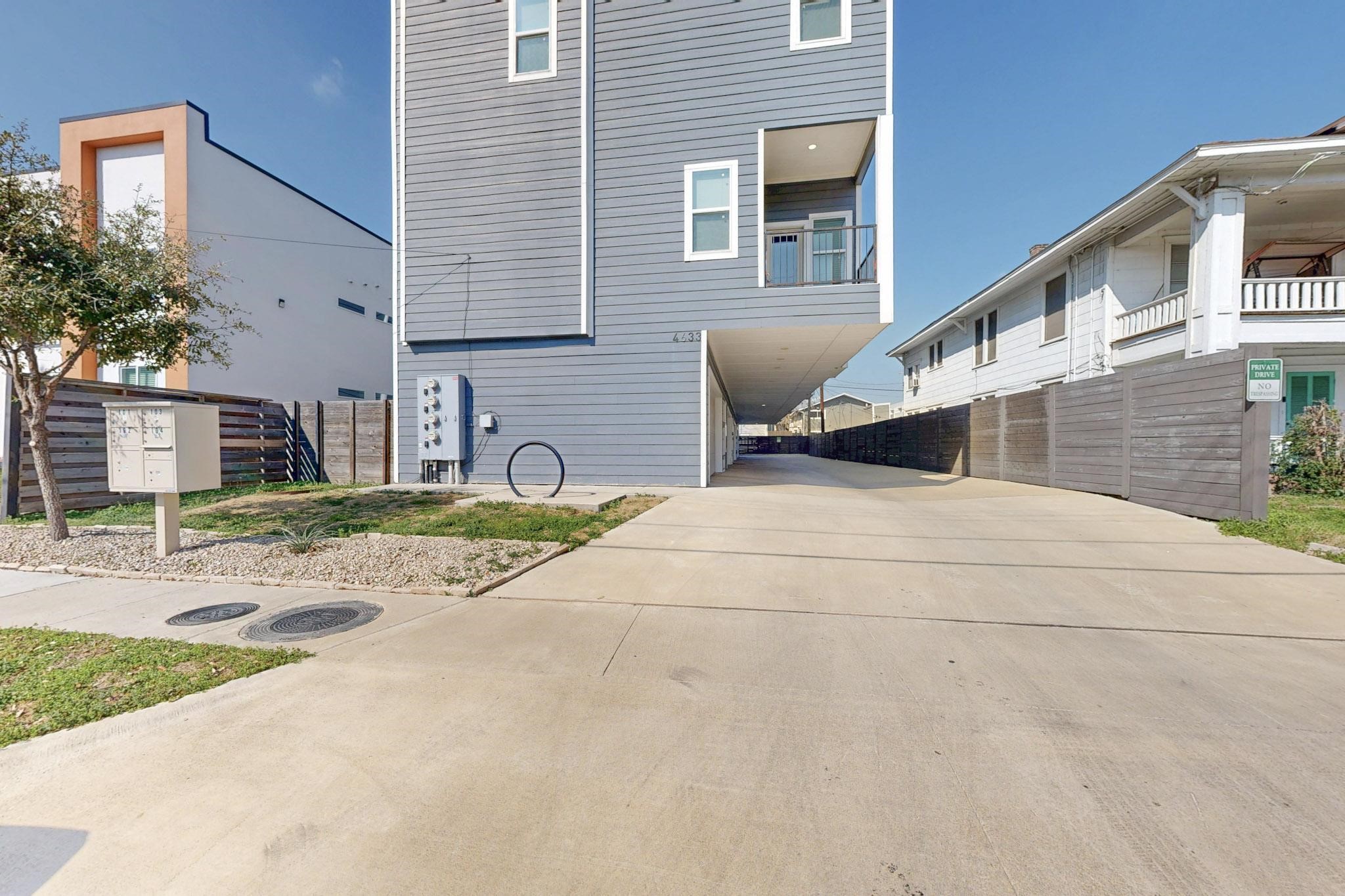 Dallas, Texas, 75204, United States, 3 Bedrooms Bedrooms, ,3 BathroomsBathrooms,Residential,For Sale,1903545