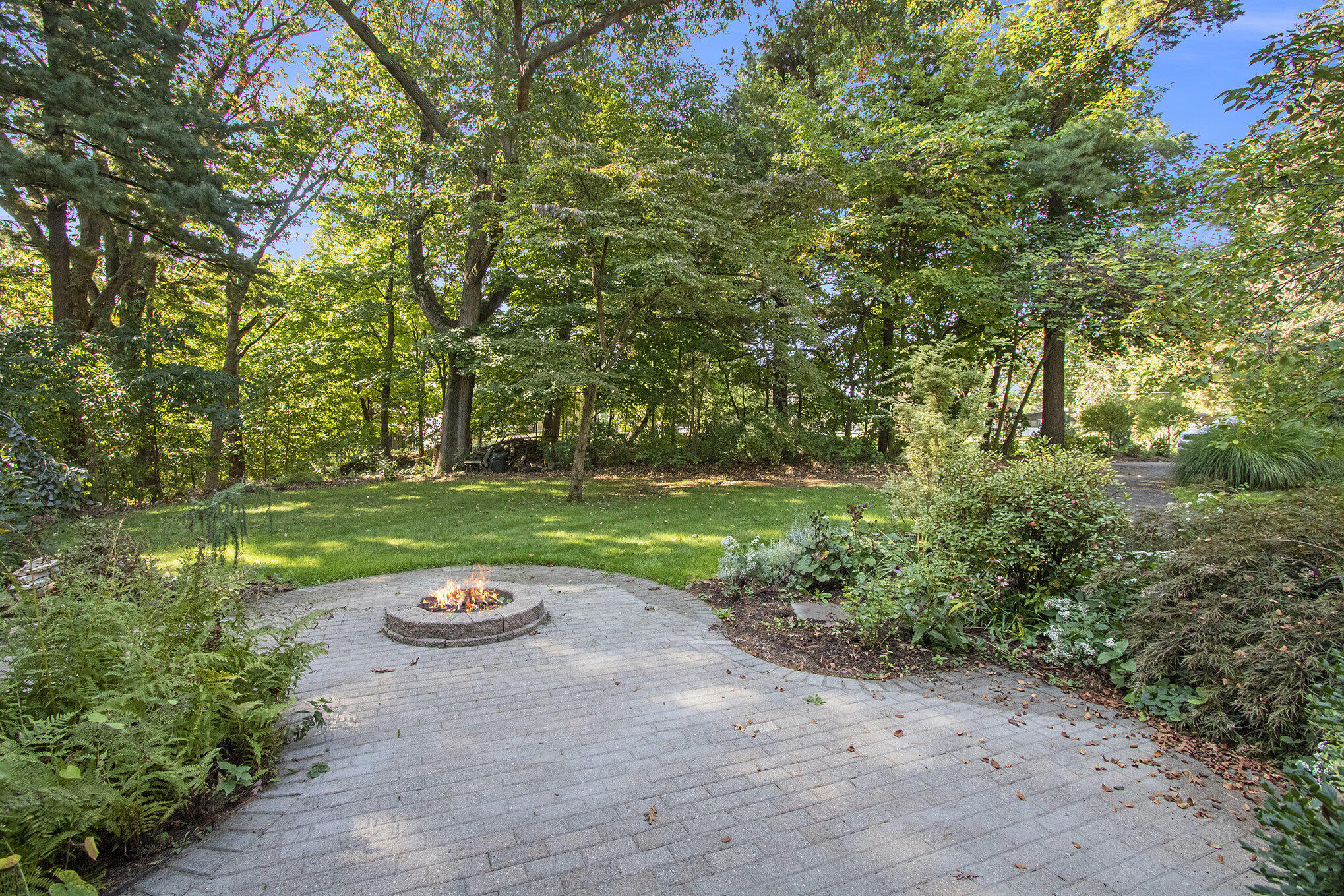 St. Joseph, Michigan, 49085, United States, 5 Bedrooms Bedrooms, ,4 BathroomsBathrooms,Residential,For Sale,1960550