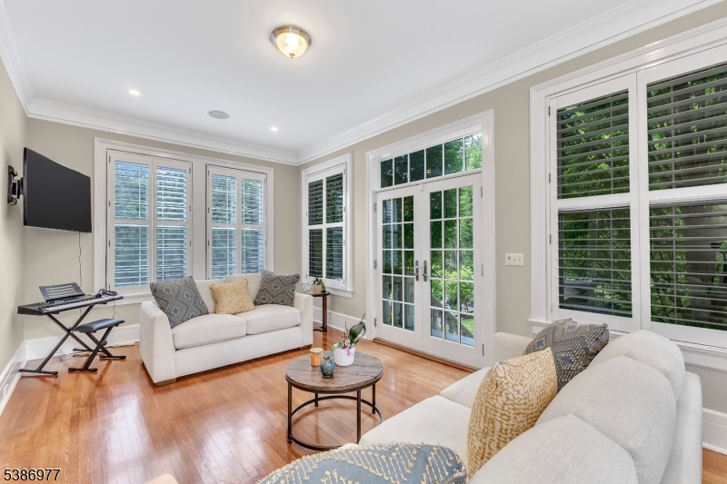 Montclair Twp., New Jersey, 07042, United States, 6 Bedrooms Bedrooms, ,6 BathroomsBathrooms,Residential,For Sale,1993497