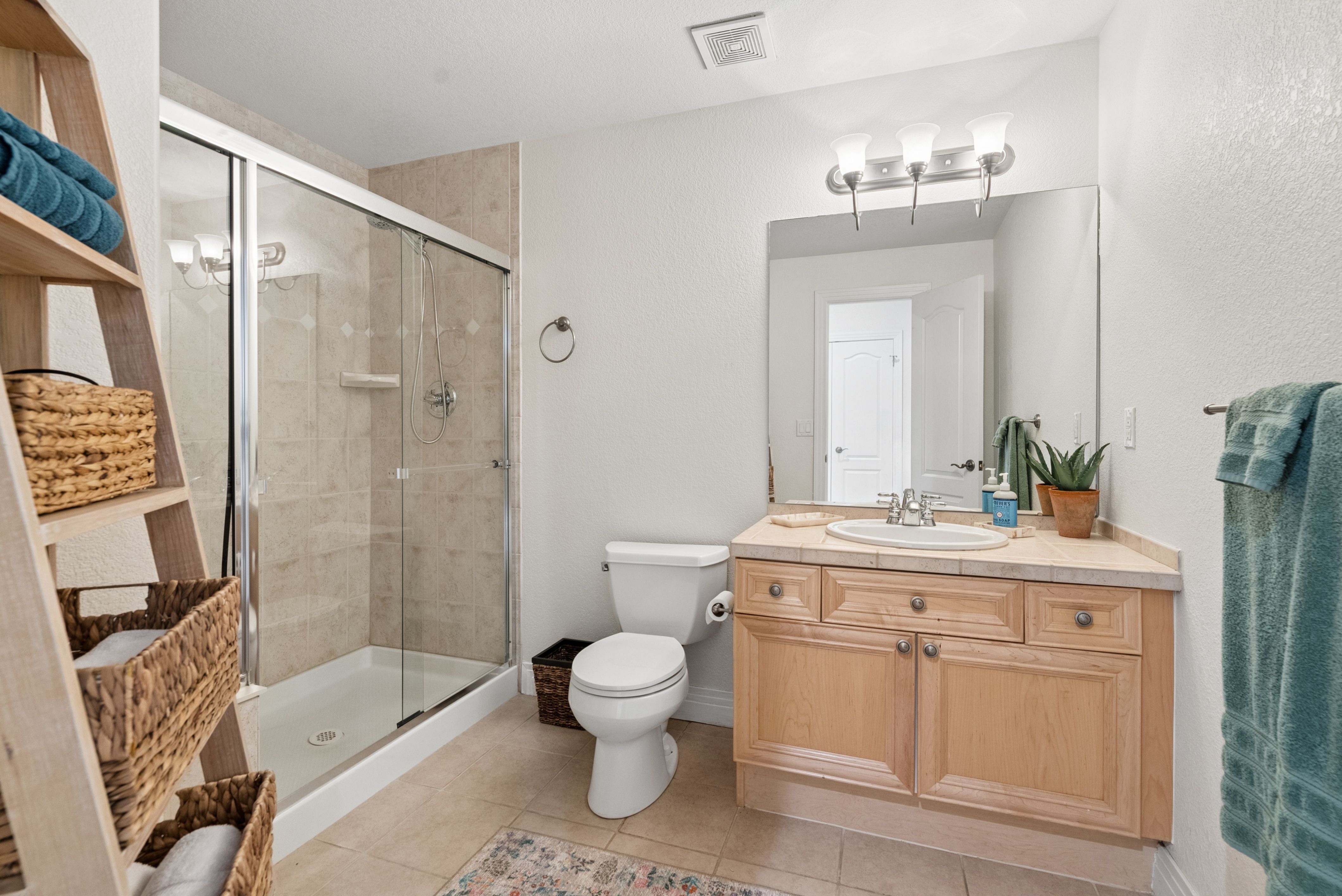  Beautifully Remodeled 3-Bed, 4-Bath Townhome in the heart of Cherry Creek - 物件實景