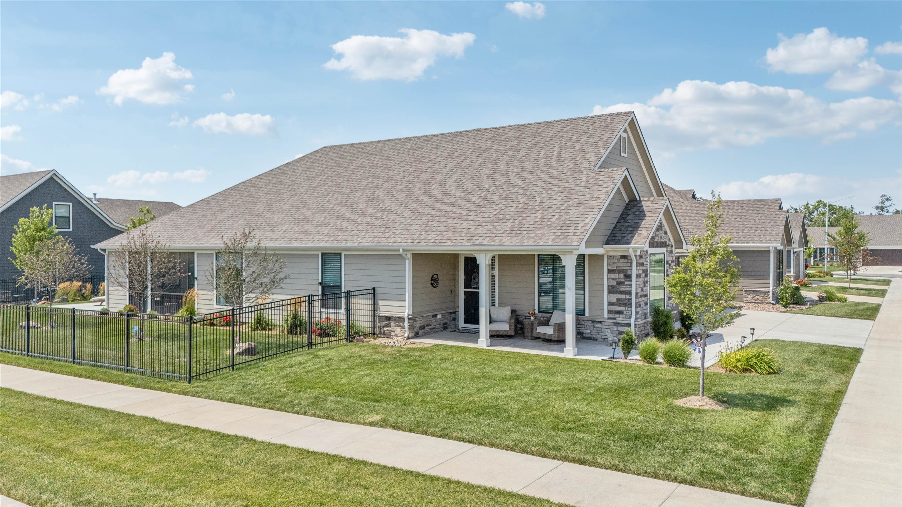 Andover, Kansas, 67002, United States, 2 Bedrooms Bedrooms, ,2 BathroomsBathrooms,Residential,For Sale,1891397