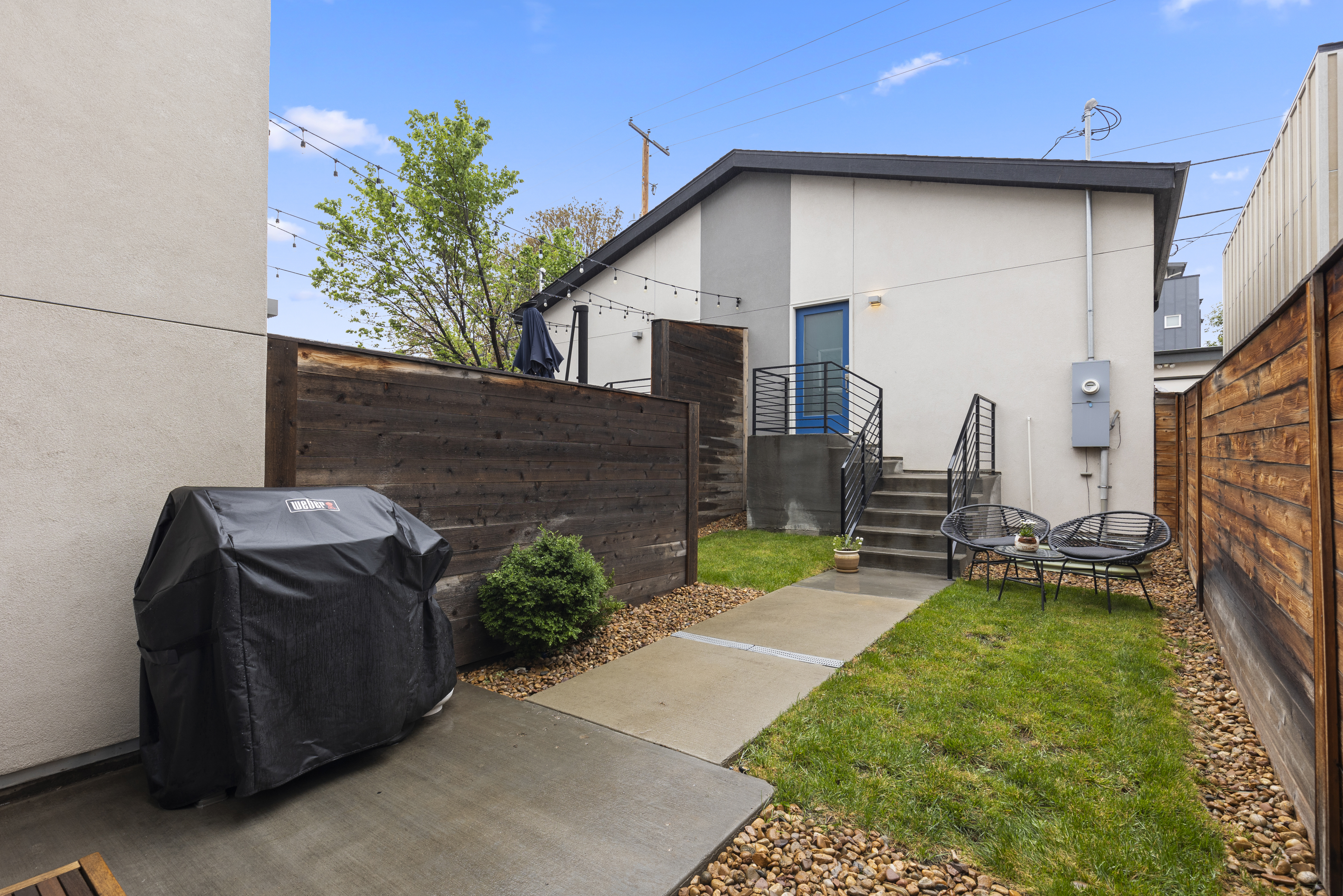  Sleek, architecturally refined end-unit duplex - 物件實景