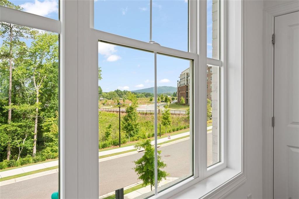Cumming, Georgia, 30040, United States, 3 Bedrooms Bedrooms, ,4 BathroomsBathrooms,Residential,For Sale,1929087