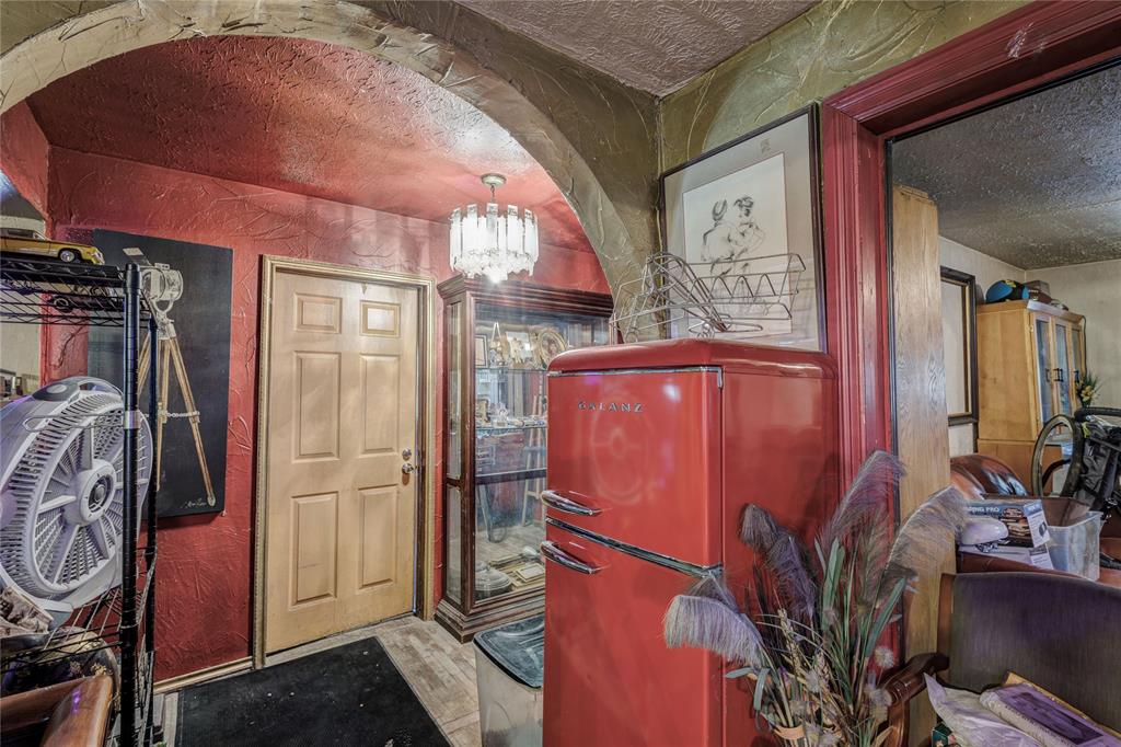 Dallas, Texas, 75216, United States, 5 Bedrooms Bedrooms, ,1 BathroomBathrooms,Residential,For Sale,1851702