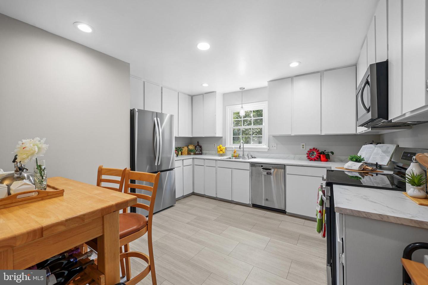 Springfield, Virginia, 22153, United States, 4 Bedrooms Bedrooms, ,4 BathroomsBathrooms,Residential,For Sale,1917317