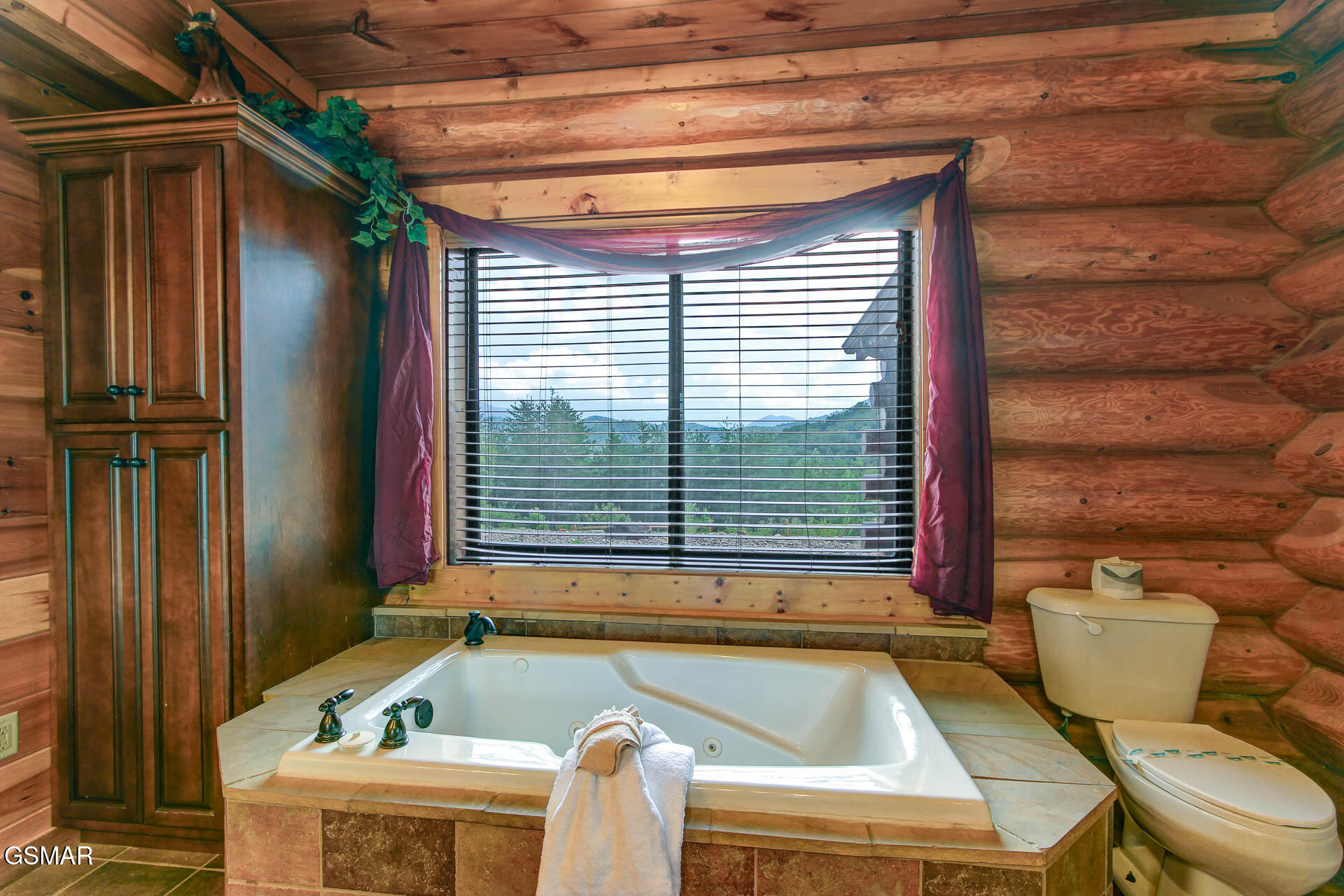 Sevierville, Tennessee, 37876, United States, 3 Bedrooms Bedrooms, ,5 BathroomsBathrooms,Residential,For Sale,1976203