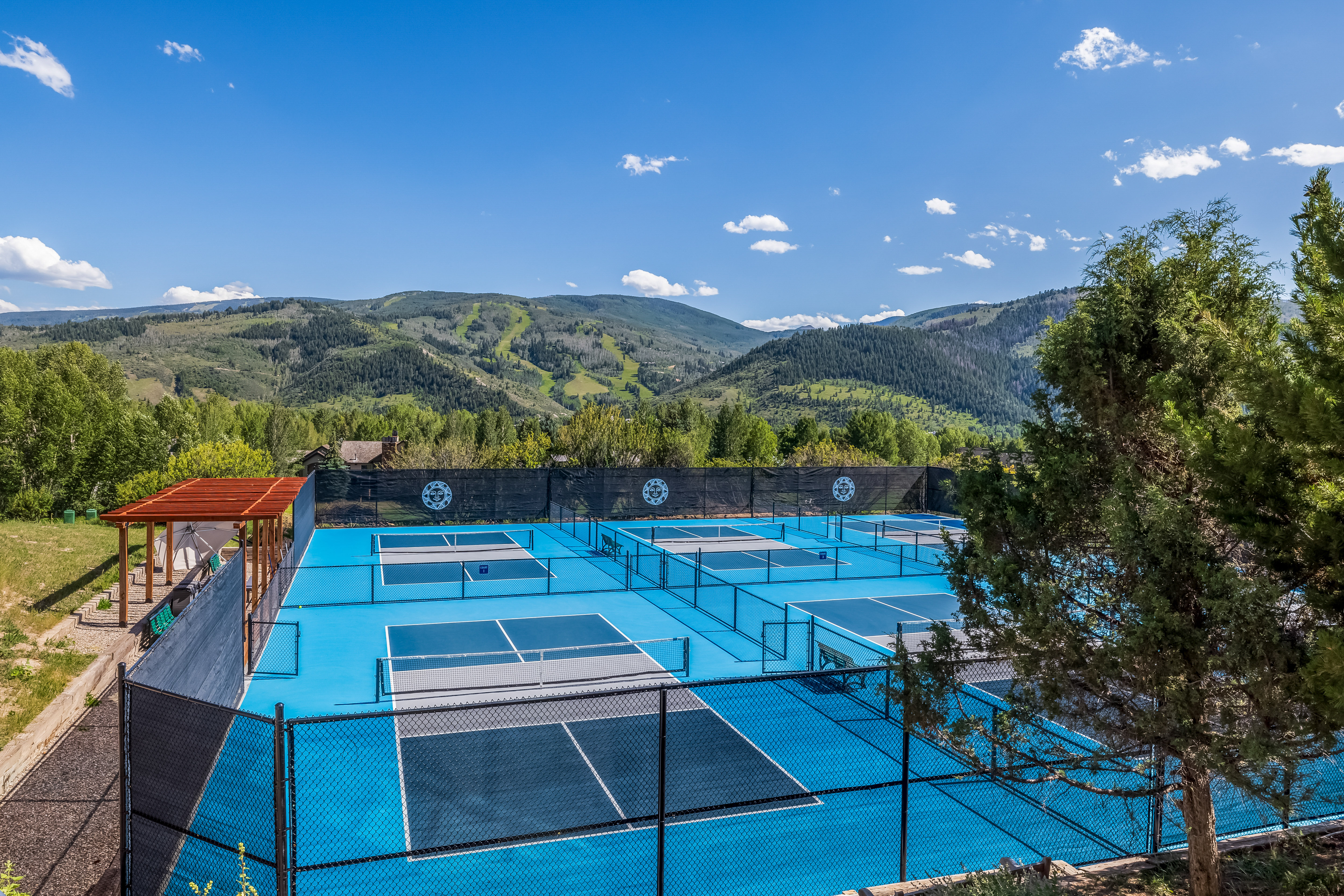  Welcome This Beautiful Condo, Just Steps from Sonnenalp Club~ - 物件實景