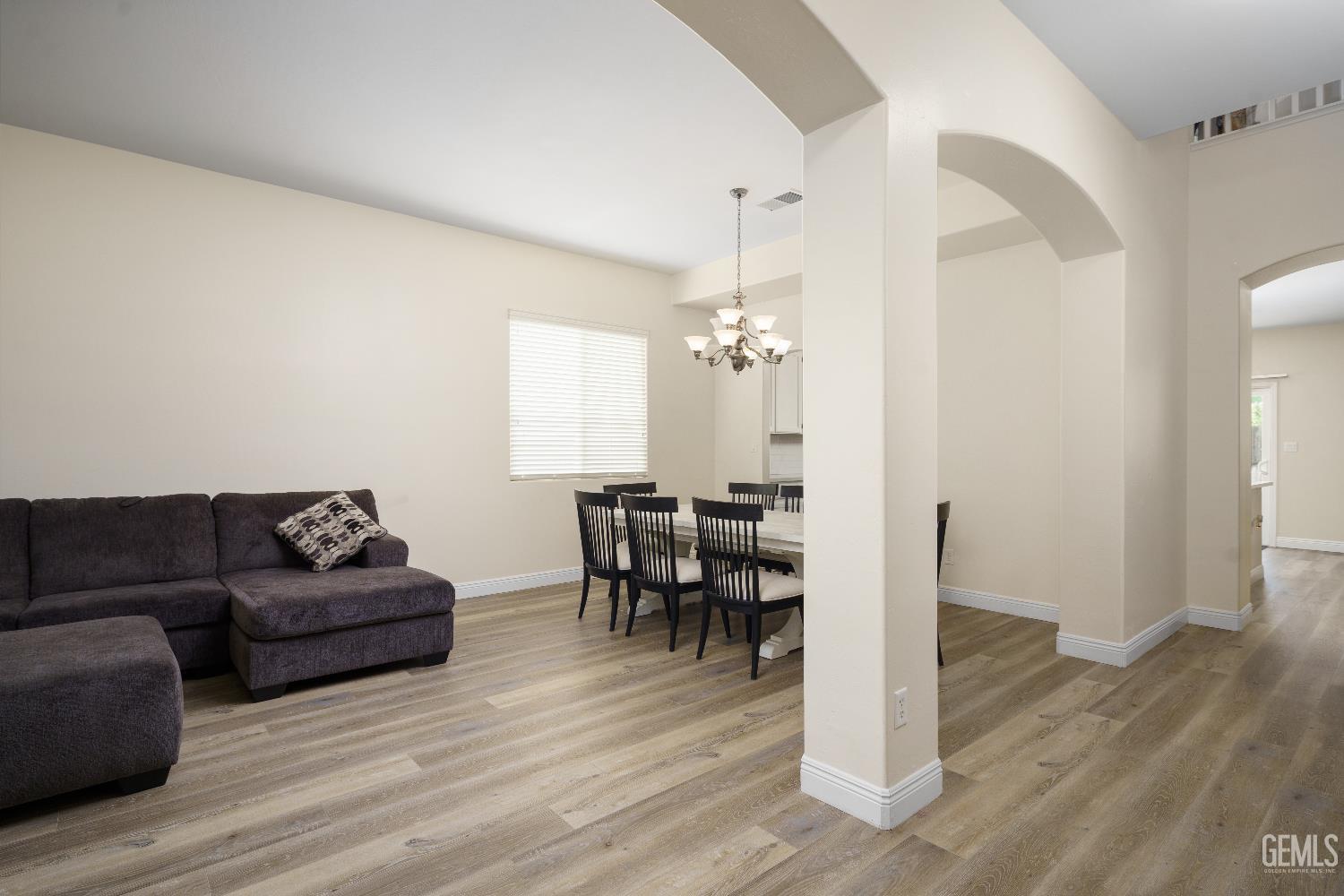 Bakersfield, California, 93311, United States, 5 Bedrooms Bedrooms, ,3 BathroomsBathrooms,Residential,For Sale,1933198