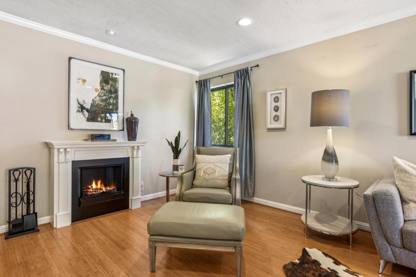 Belmont, California, 94002, United States, 2 Bedrooms Bedrooms, ,2 BathroomsBathrooms,Residential,For Sale,1939772