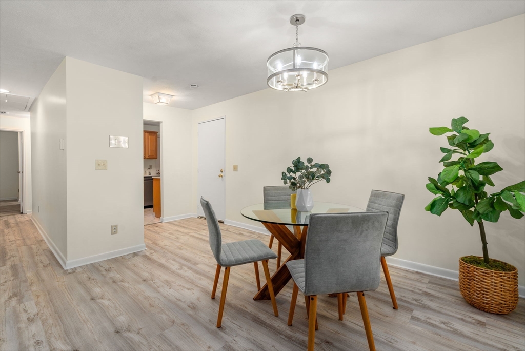 Concord, Massachusetts, 01742, United States, 2 Bedrooms Bedrooms, ,2 BathroomsBathrooms,Residential,For Sale,1896071