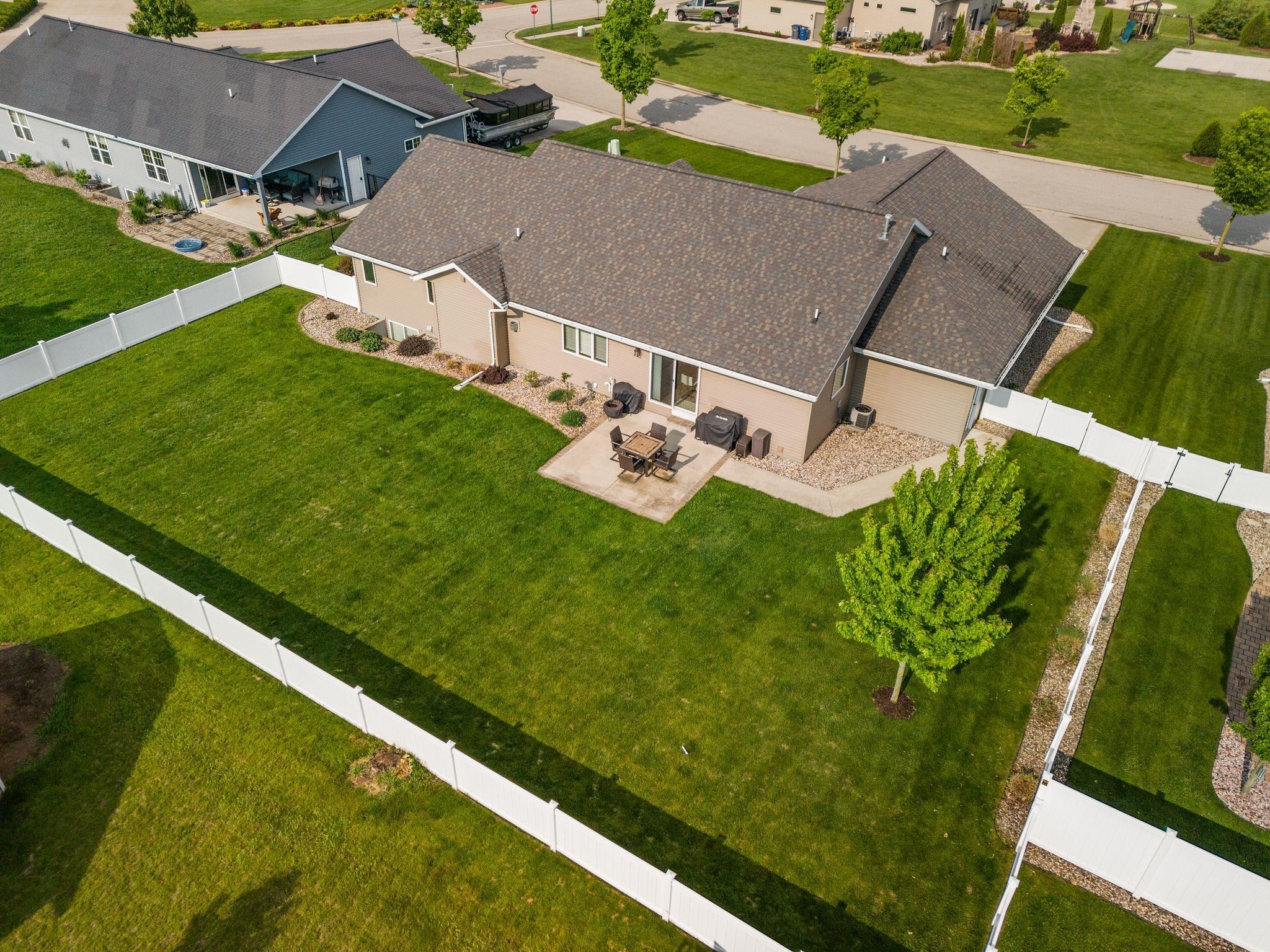 GREENVILLE, Wisconsin, 54942, United States, 4 Bedrooms Bedrooms, ,4 BathroomsBathrooms,Residential,For Sale,1911412