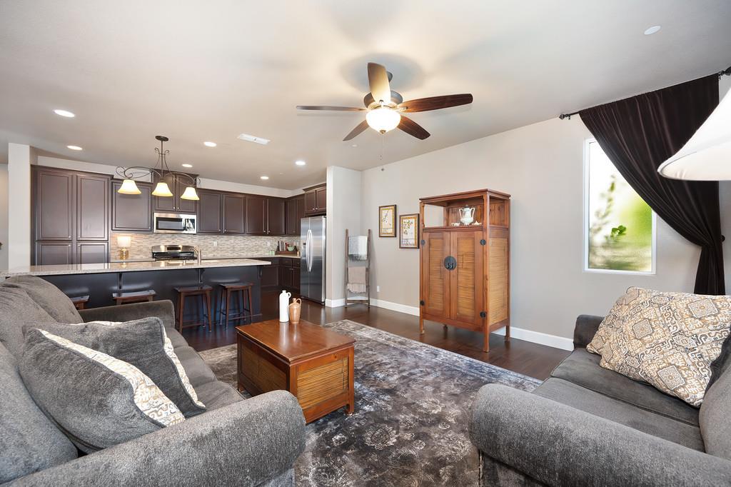 Folsom, California, 95630, United States, 2 Bedrooms Bedrooms, ,3 BathroomsBathrooms,Residential,For Sale,1917573