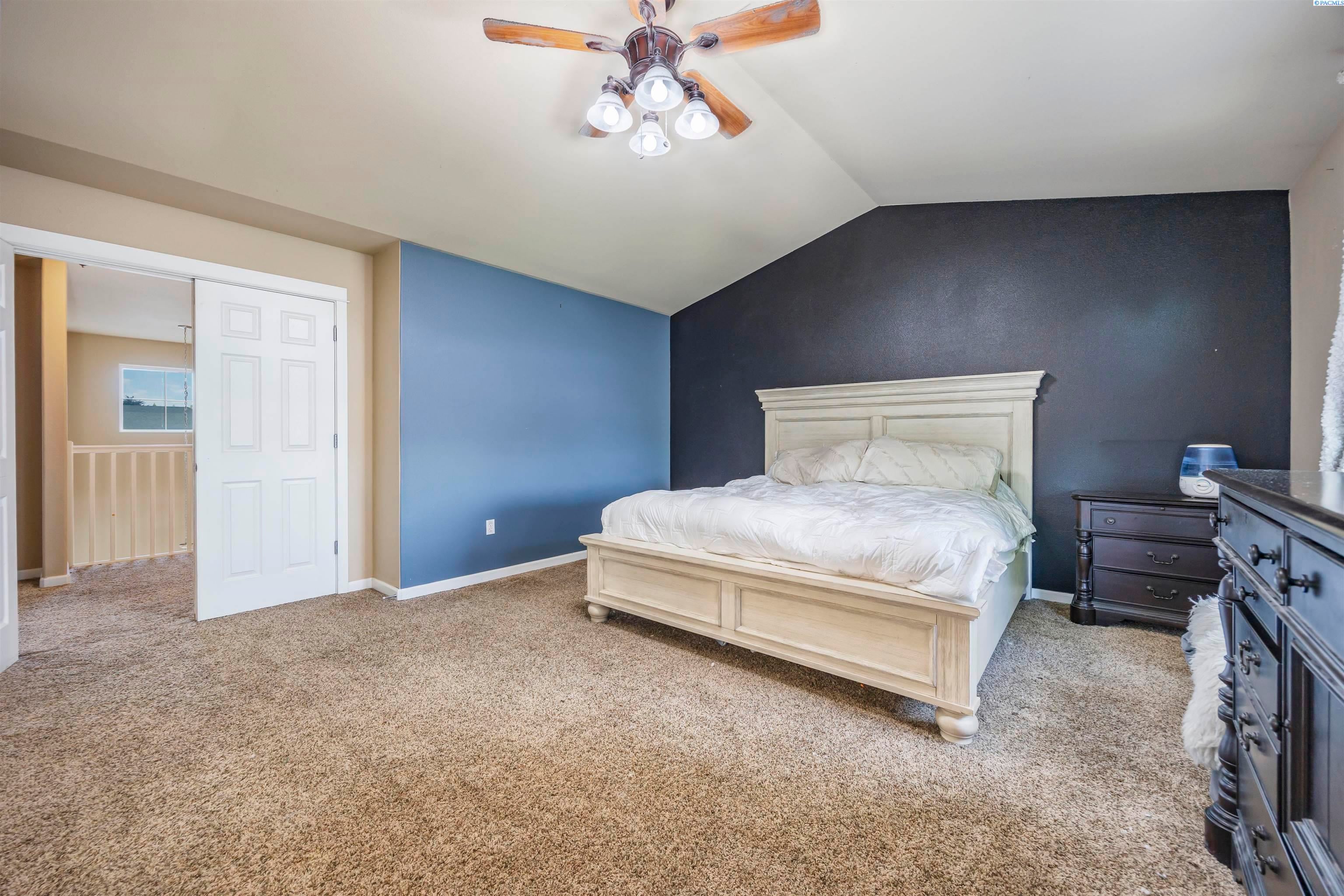 Pasco, Washington, 99301, United States, 5 Bedrooms Bedrooms, ,3 BathroomsBathrooms,Residential,For Sale,1921560