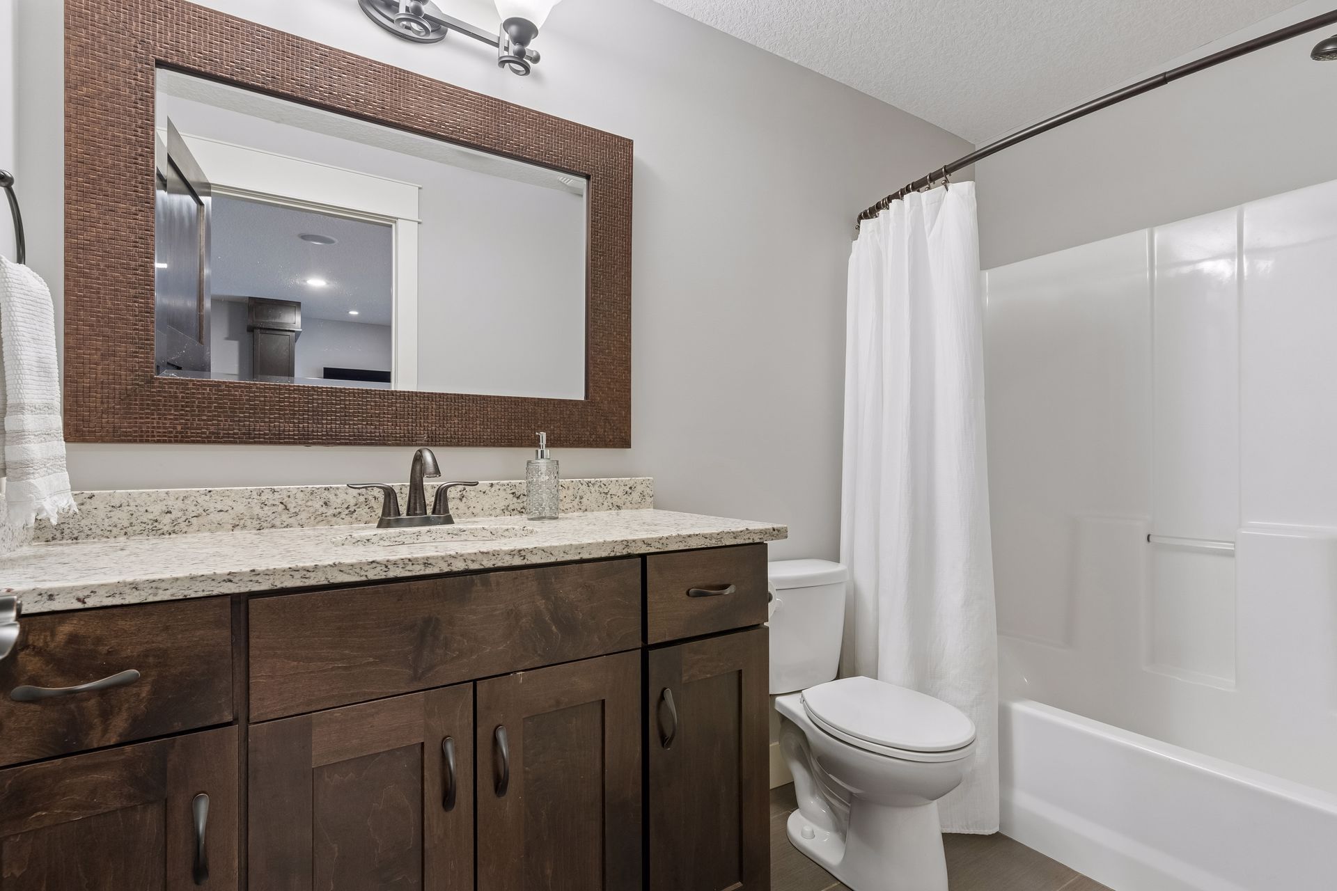  Modern Comfort Surrounded by Minnetonka Woodlands - 物件實景