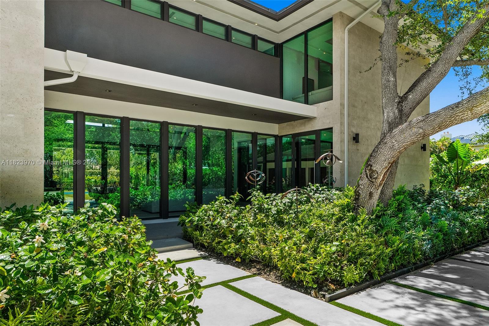 Pinecrest, Florida, 33156, United States, 7 Bedrooms Bedrooms, ,9 BathroomsBathrooms,Residential,For Sale,1885152