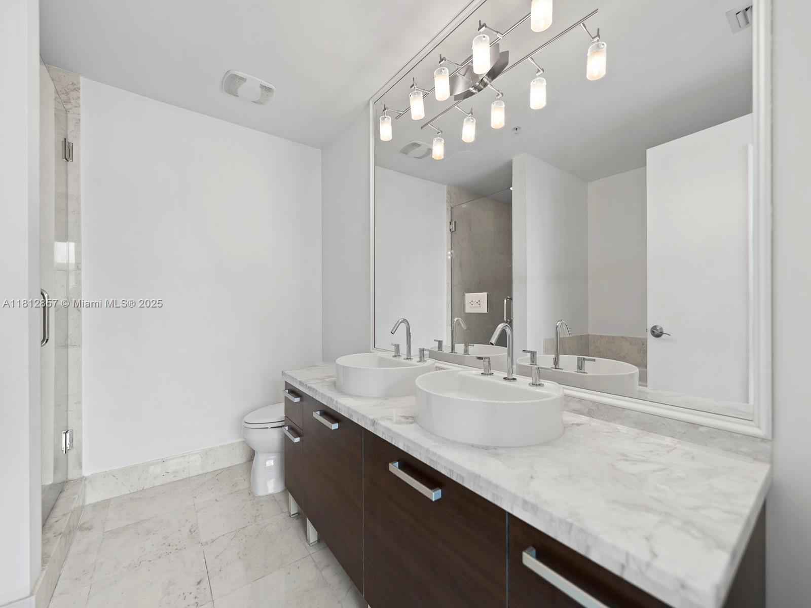 Miami, Florida, 33132, United States, 2 Bedrooms Bedrooms, ,2 BathroomsBathrooms,Residential,For Sale,1838941