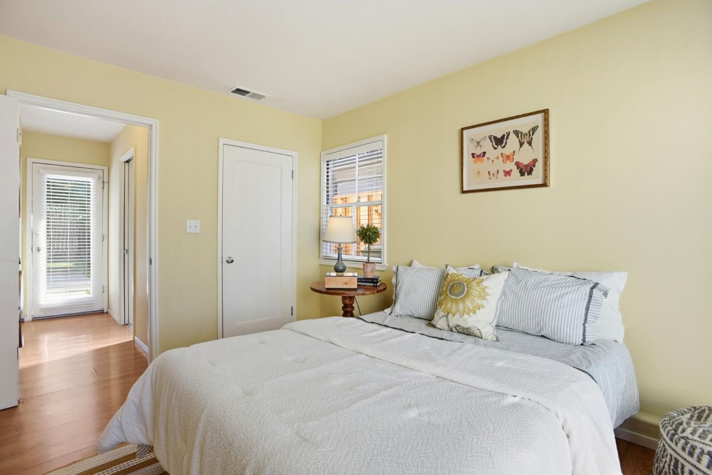 Palo Alto, California, 94303, United States, 2 Bedrooms Bedrooms, ,2 BathroomsBathrooms,Residential,For Sale,1989685