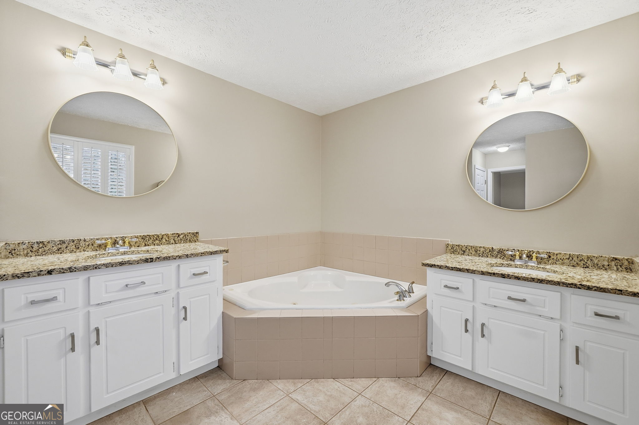 Canton, Georgia, 30114, United States, 4 Bedrooms Bedrooms, ,4 BathroomsBathrooms,Residential,For Sale,1860332