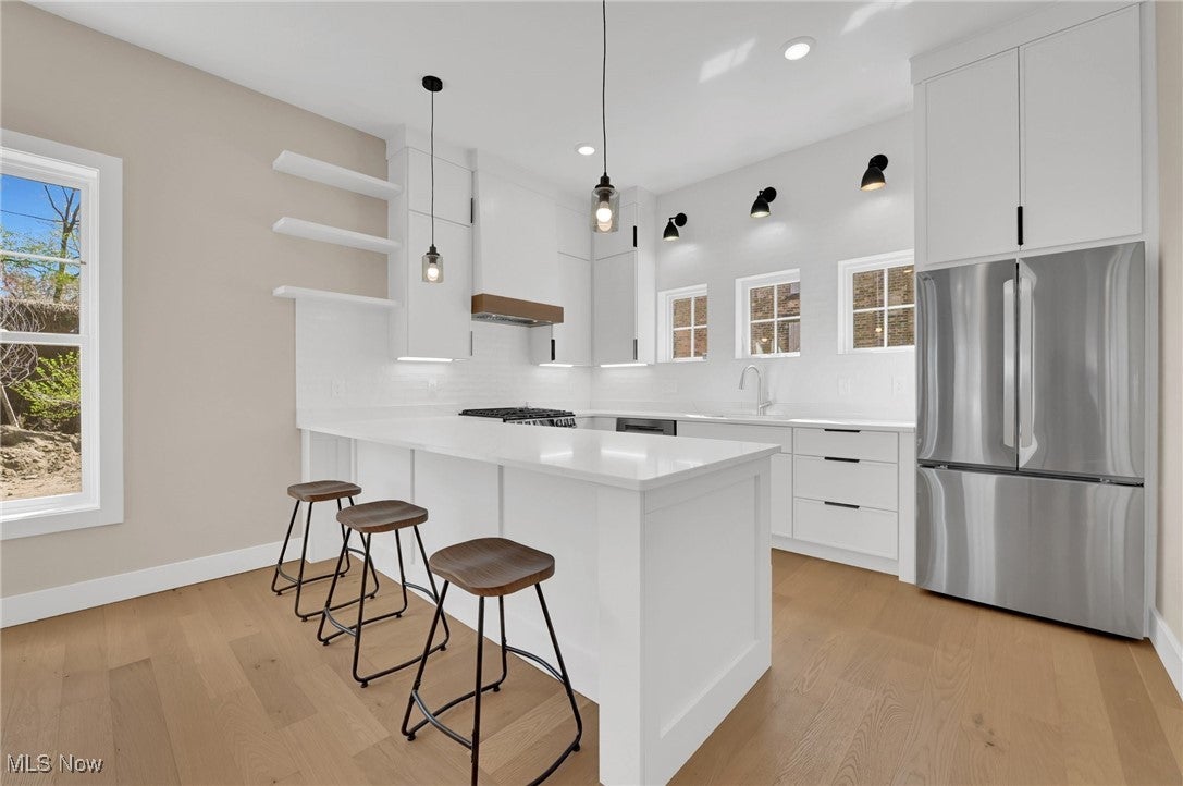 Cleveland, Ohio, 44113, United States, 3 Bedrooms Bedrooms, ,3 BathroomsBathrooms,Residential,For Sale,1944976