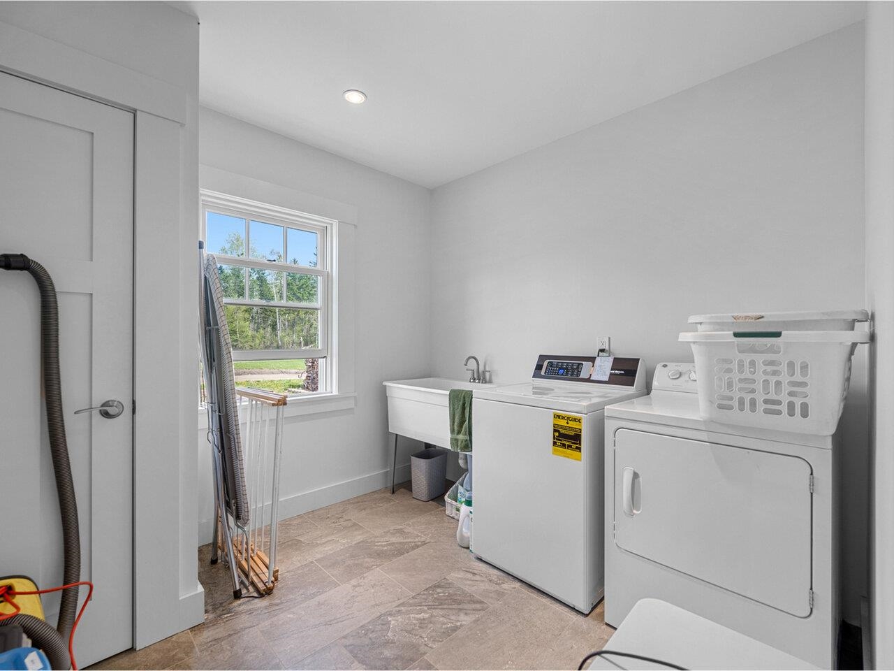 Washington, Vermont, 05675, United States, 4 Bedrooms Bedrooms, ,2 BathroomsBathrooms,Residential,For Sale,1827789