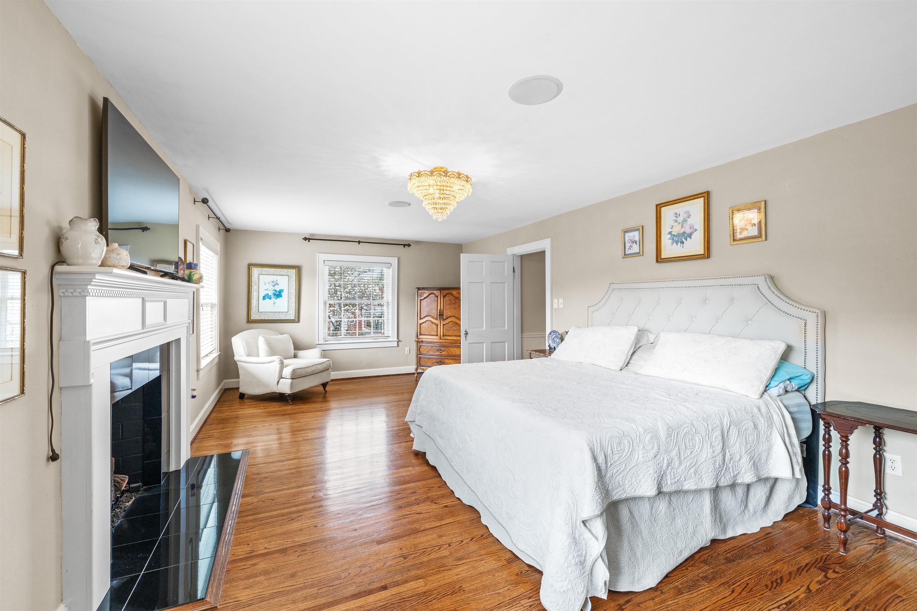 Owensboro, Kentucky, 42301, United States, 4 Bedrooms Bedrooms, ,4 BathroomsBathrooms,Residential,For Sale,1924397