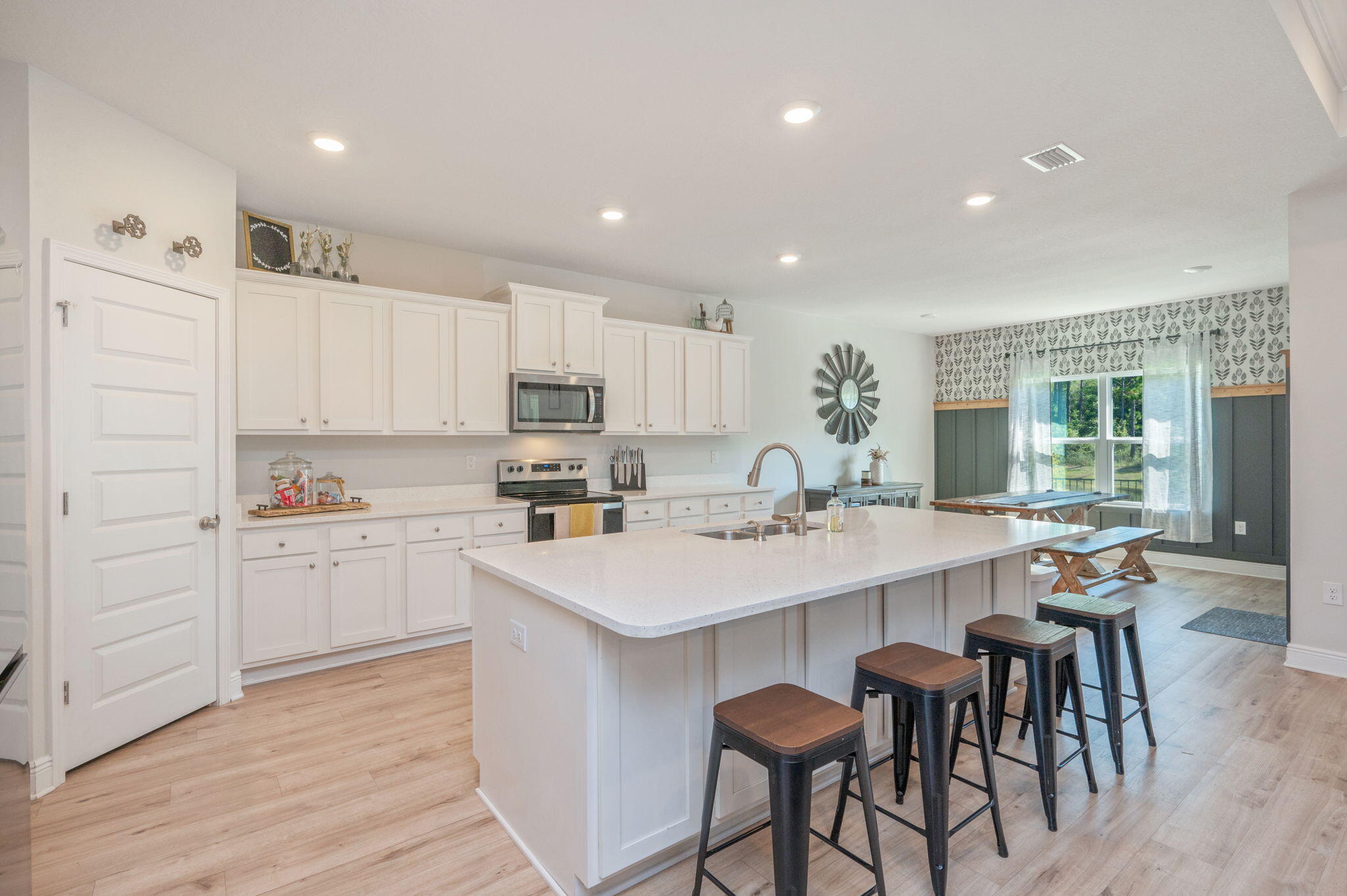 Freeport, Florida, 32439, United States, 4 Bedrooms Bedrooms, ,3 BathroomsBathrooms,Residential,For Sale,1926490