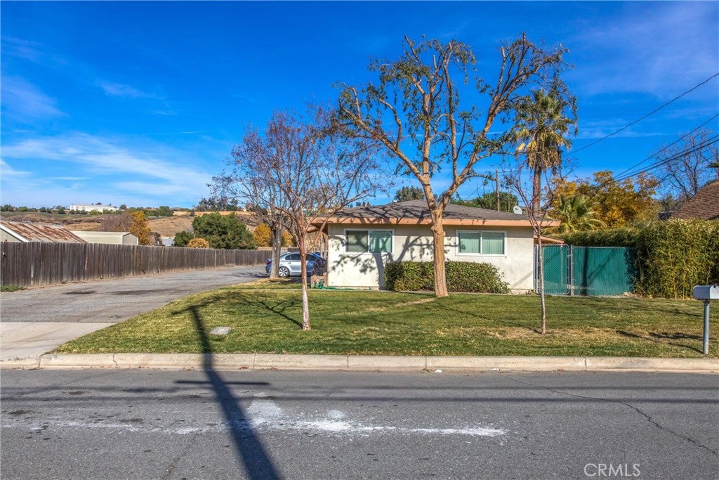 Yucaipa, California, 92399, United States, ,Residential,For Sale,1974880