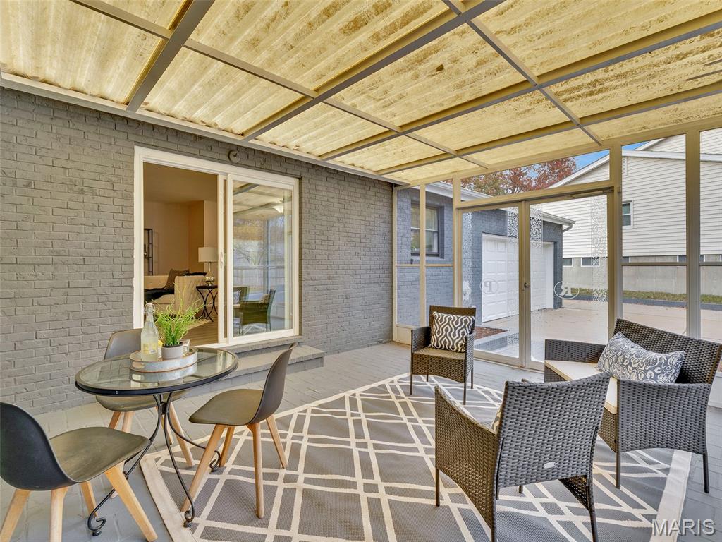 Ballwin, Missouri, 63011, United States, 5 Bedrooms Bedrooms, ,3 BathroomsBathrooms,Residential,For Sale,1992097