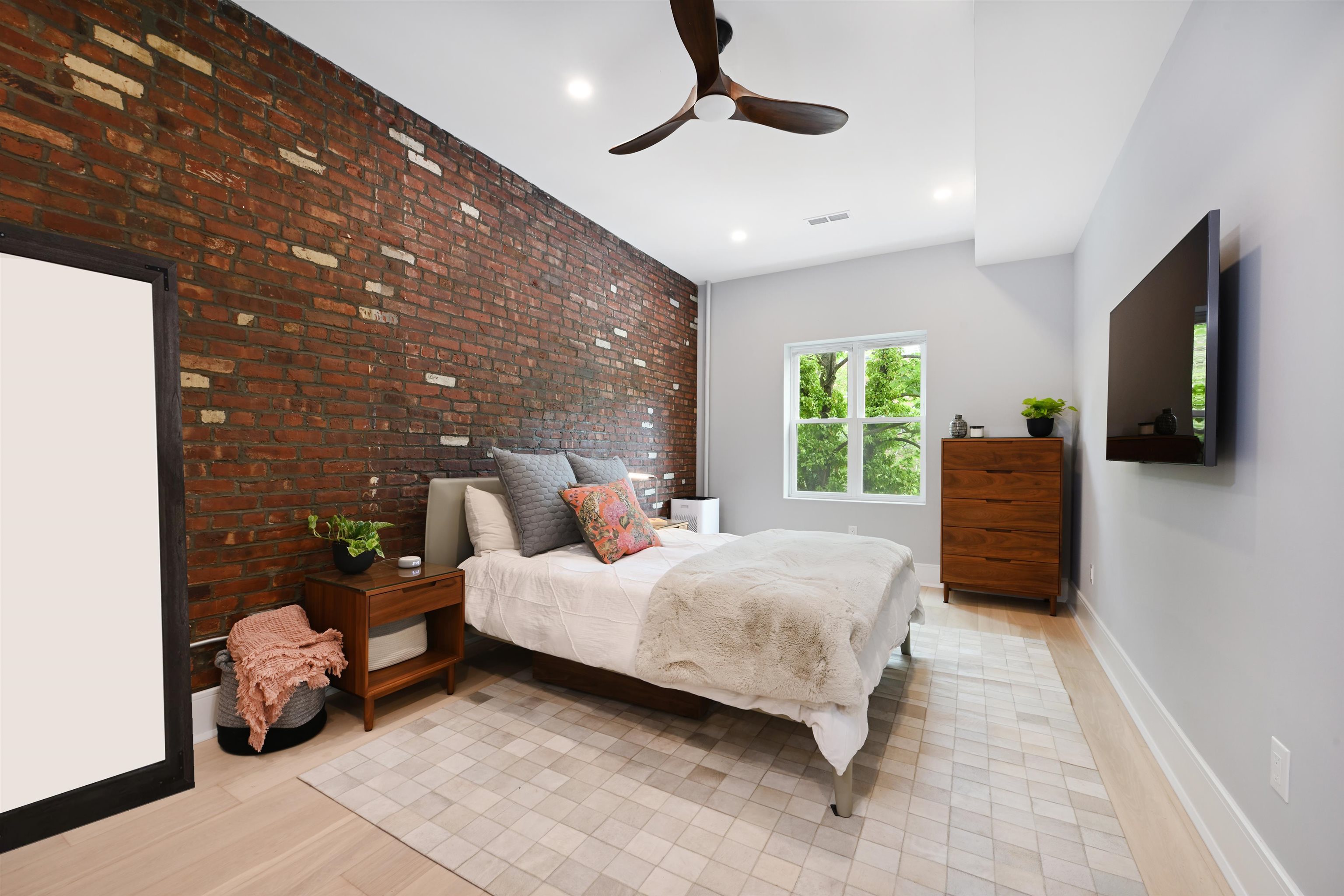 Hoboken, New Jersey, 07030, United States, 3 Bedrooms Bedrooms, ,2 BathroomsBathrooms,Residential,For Sale,1992092