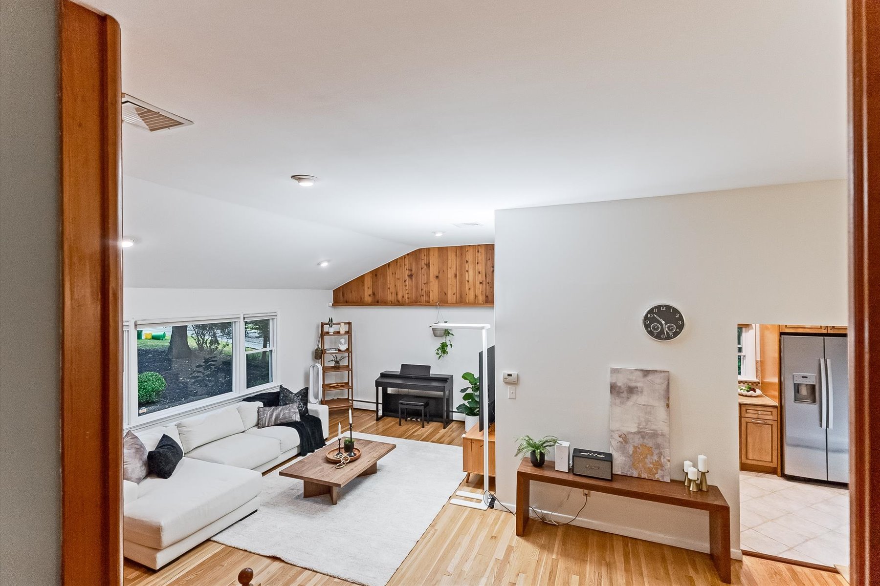  Modern Comforts - Inviting Living Spaces - Prime Location - 物件實景