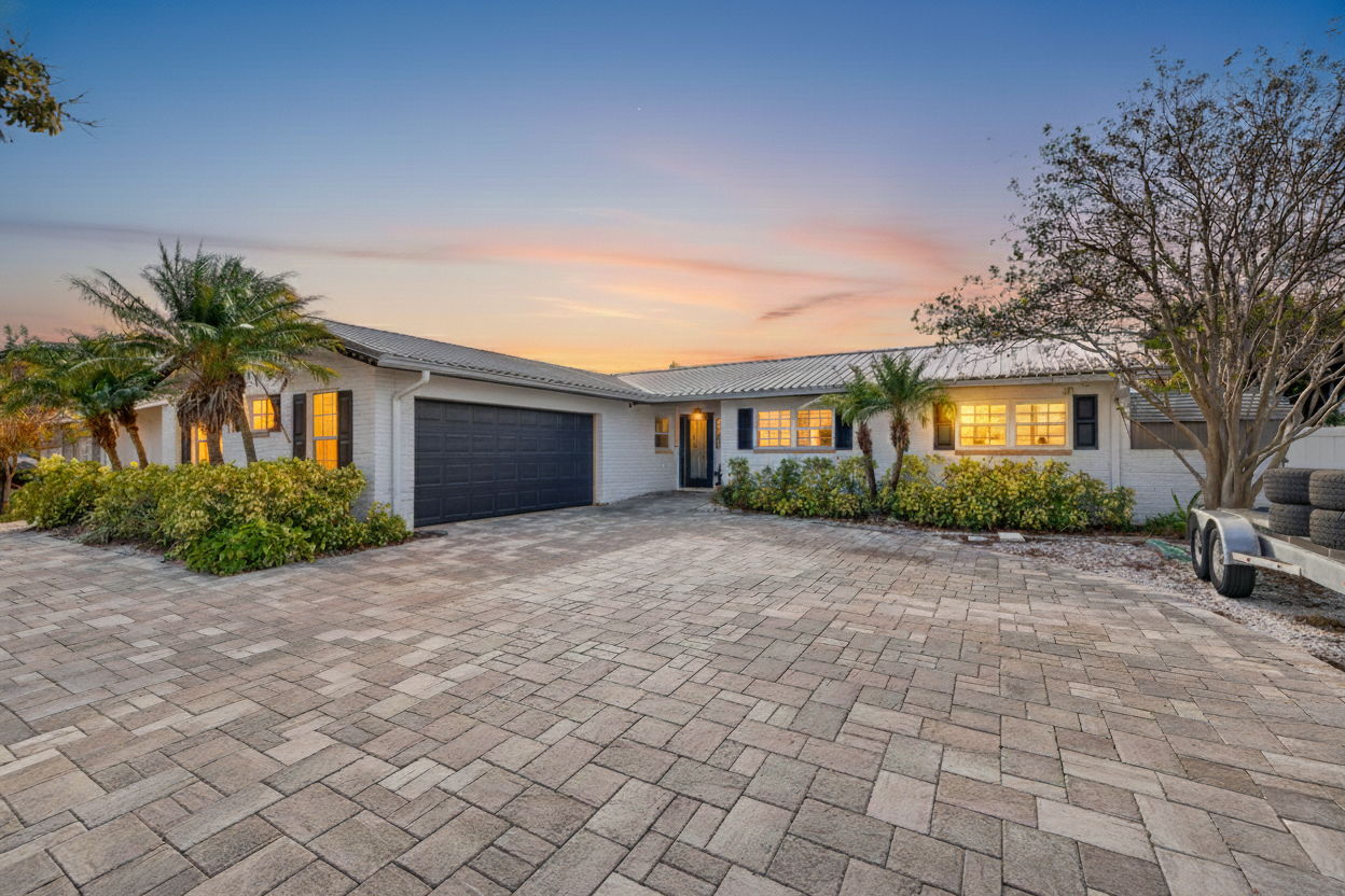 Tampa, Florida, 33615, United States, 4 Bedrooms Bedrooms, ,4 BathroomsBathrooms,Residential,For Sale,2005778