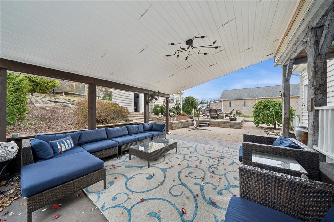 Plum Boro, Pennsylvania, 15239, United States, 4 Bedrooms Bedrooms, ,4 BathroomsBathrooms,Residential,For Sale,1996480