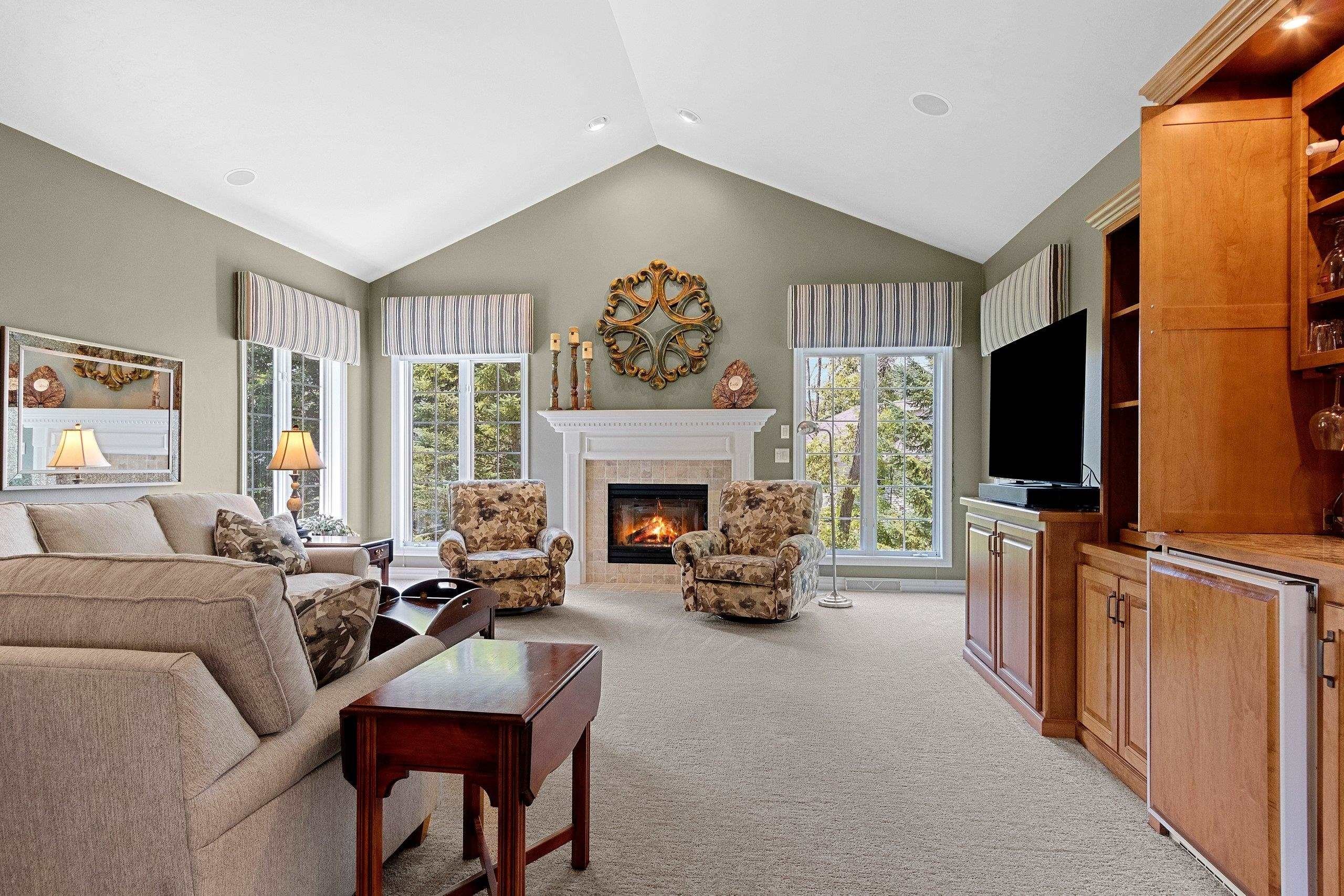 GREEN BAY, Wisconsin, 54302-5254, United States, 5 Bedrooms Bedrooms, ,4 BathroomsBathrooms,Residential,For Sale,1920394