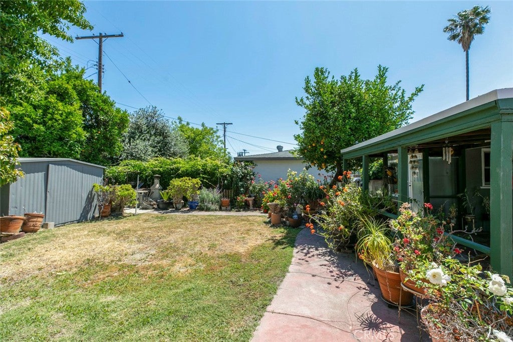 Van Nuys, California, 91405, United States, 2 Bedrooms Bedrooms, ,2 BathroomsBathrooms,Residential,For Sale,1941030
