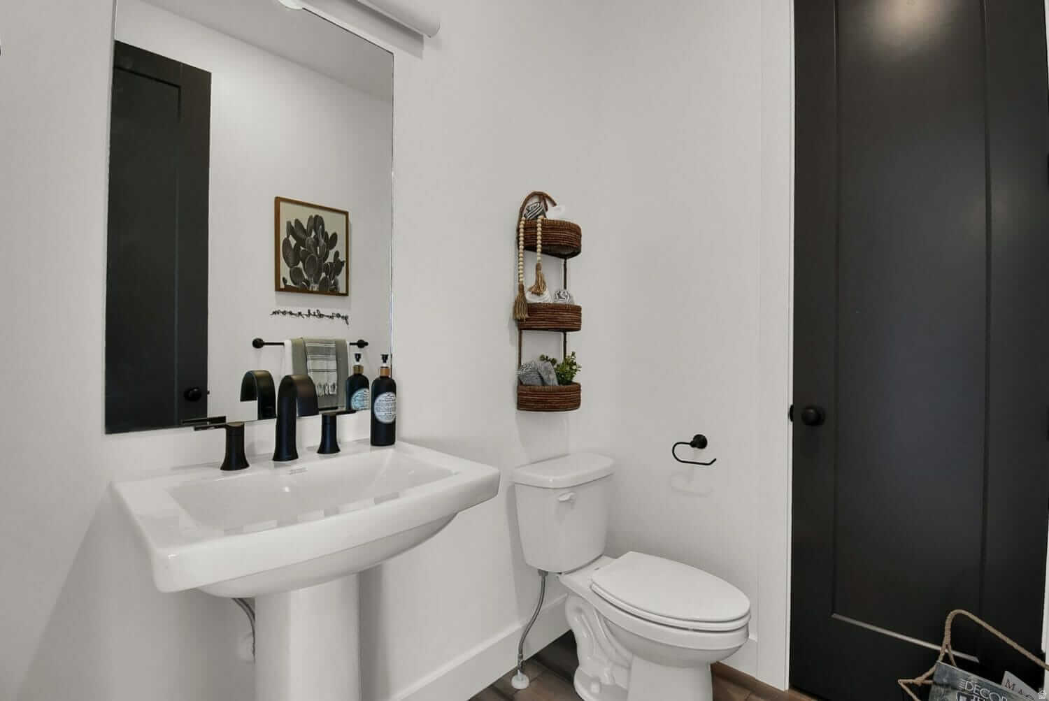 Hyrum, Utah, 84319, United States, 4 Bedrooms Bedrooms, ,3 BathroomsBathrooms,Residential,For Sale,2001472