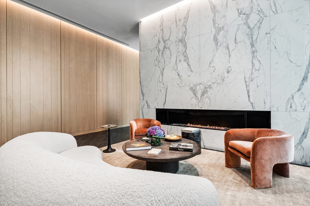 Boston, Massachusetts, 02116, United States, 1 Bedroom Bedrooms, ,1 BathroomBathrooms,Residential,For Sale,2002217