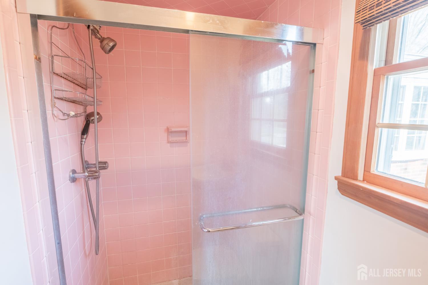 East Brunswick, New Jersey, 08816, United States, 3 Bedrooms Bedrooms, ,2 BathroomsBathrooms,Residential,For Sale,2002265