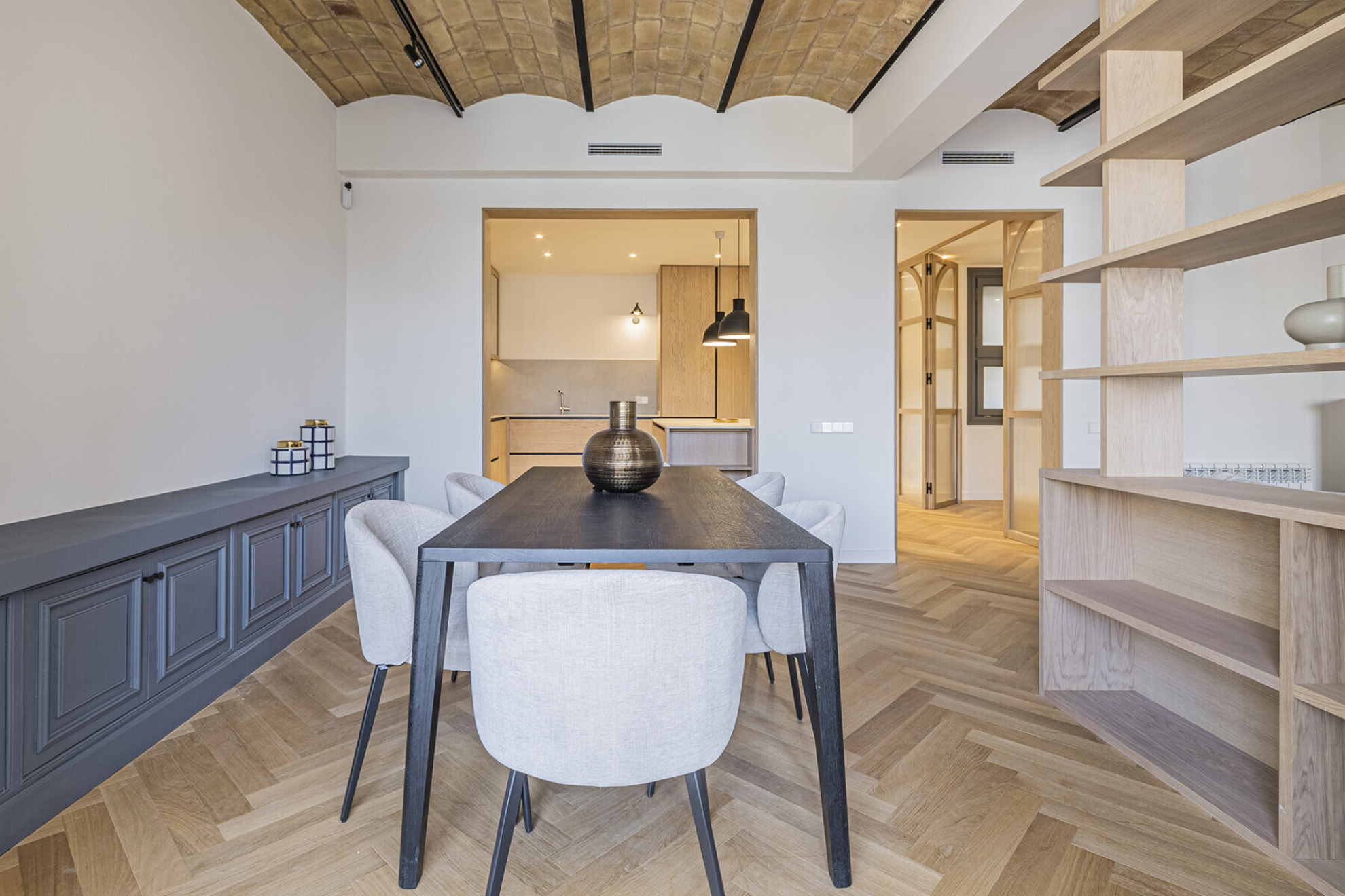  Elegant refurbished apartment of 221 m² in the Quadrat d