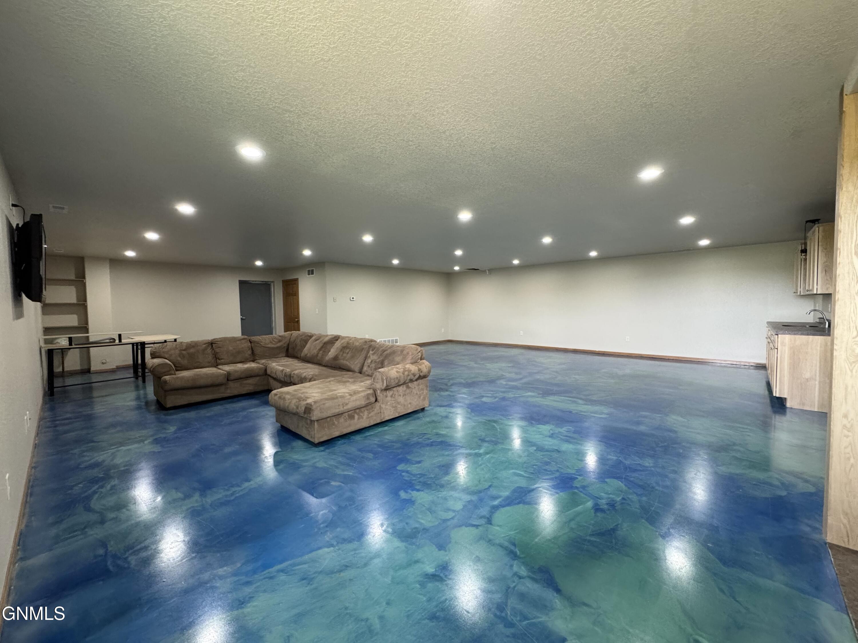 New Salem, North Dakota, 58563, United States, 7 Bedrooms Bedrooms, ,1 BathroomBathrooms,Residential,For Sale,1904775