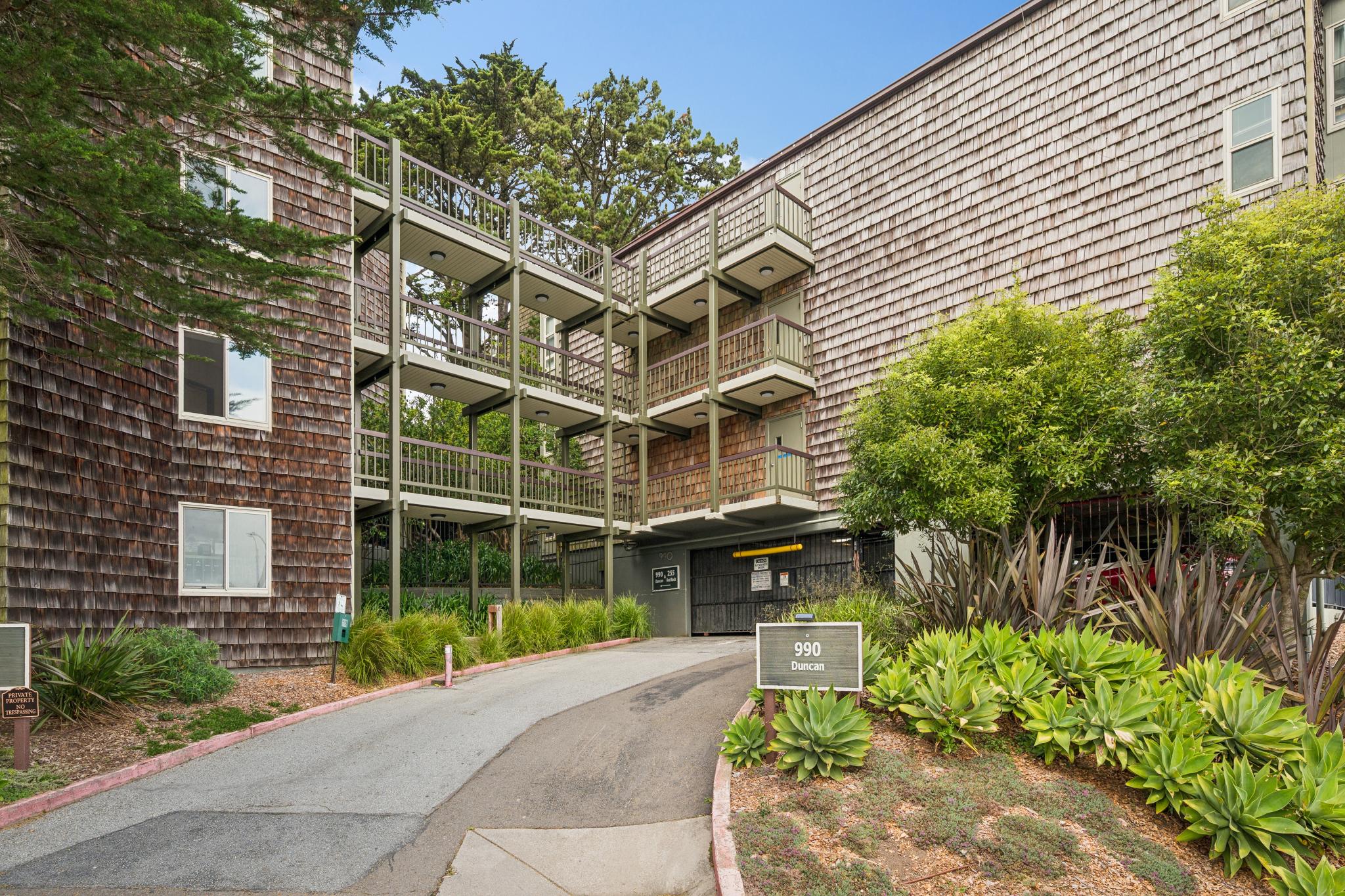  990 Duncan Street #204G - 物件實景