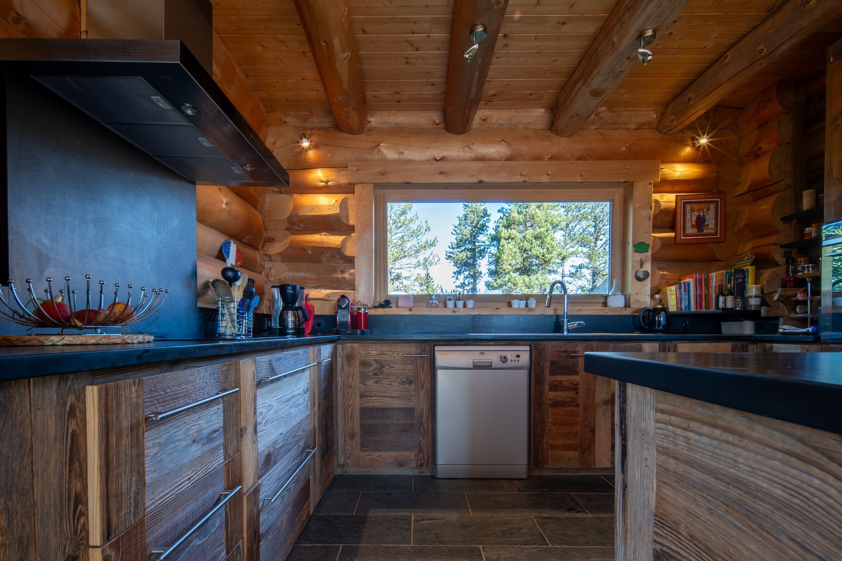  Chalet with lake and mountain views – ski-in / ski-out - 物件實景