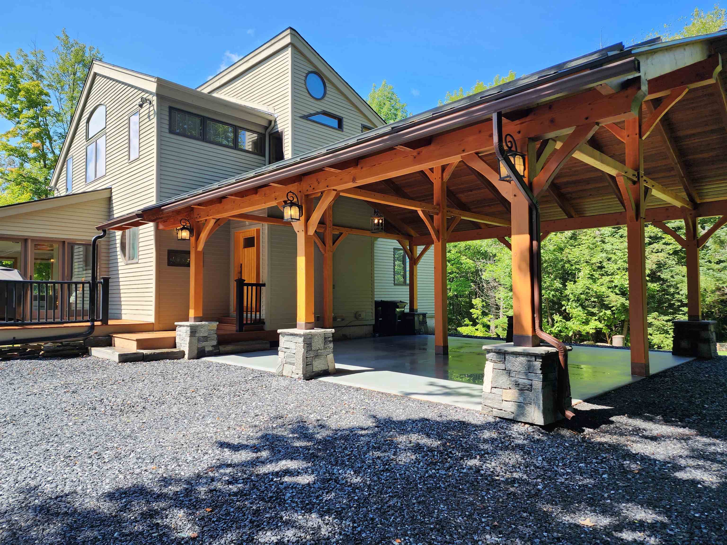  426 Roaring Brook Road - 物件實景